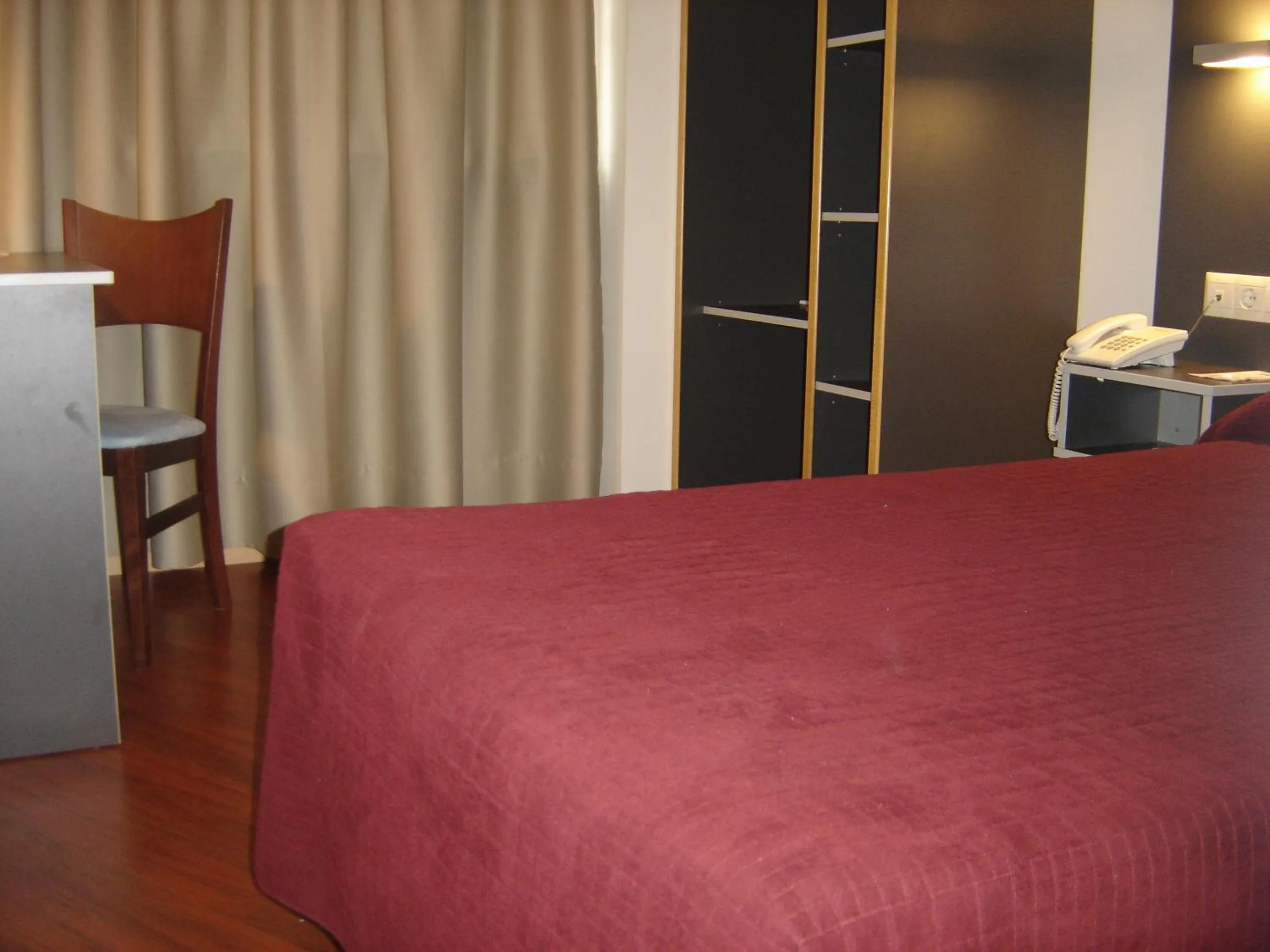 Bedroom, Bed in Hotel Alfinden