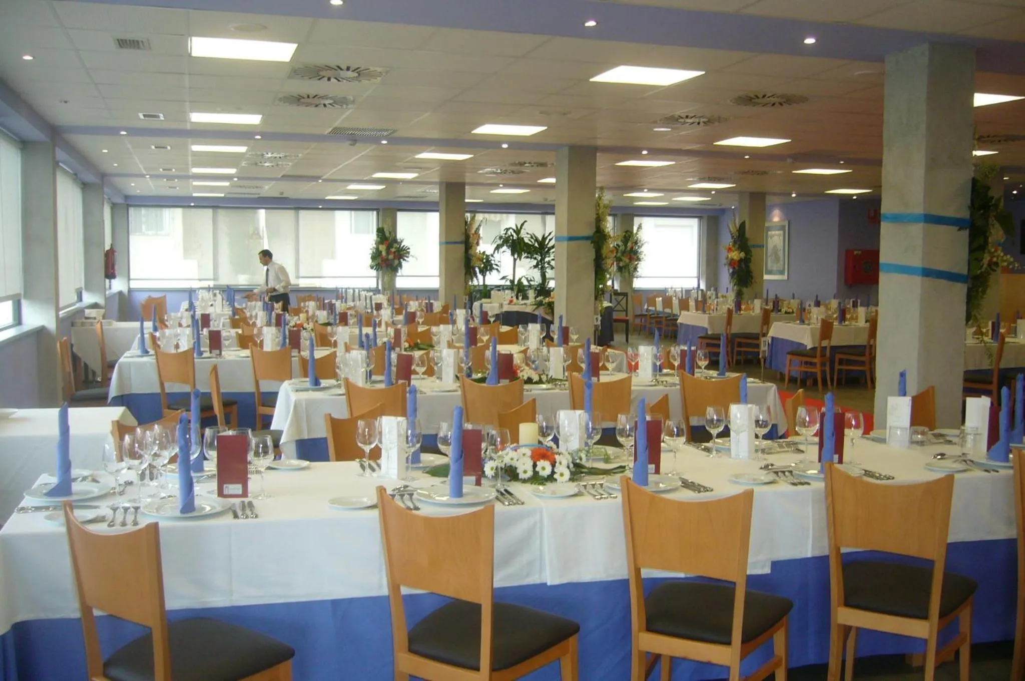 Restaurant/places to eat in Hotel Alfinden