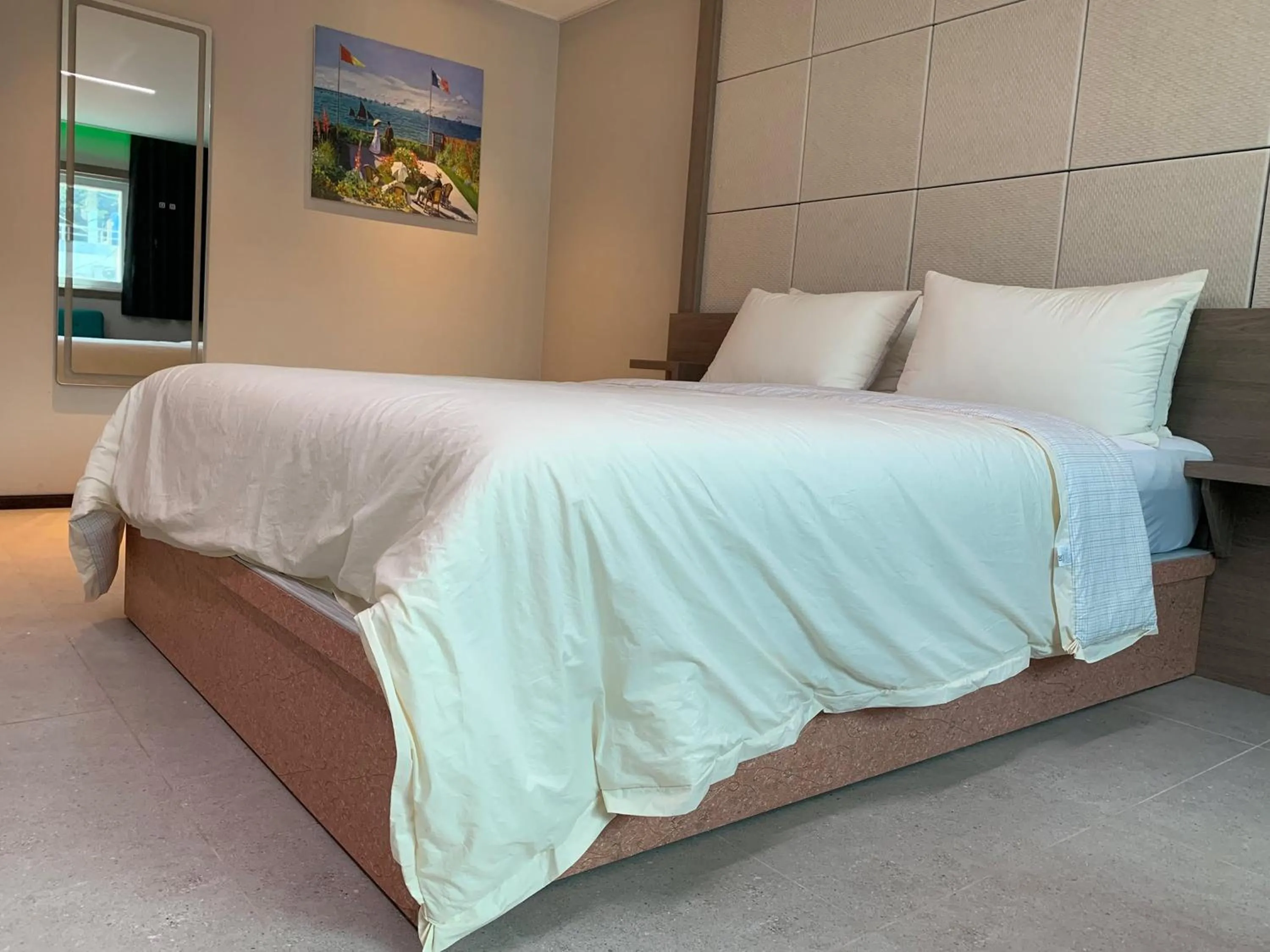 Bed in Hotel Kaya Puerto Galera