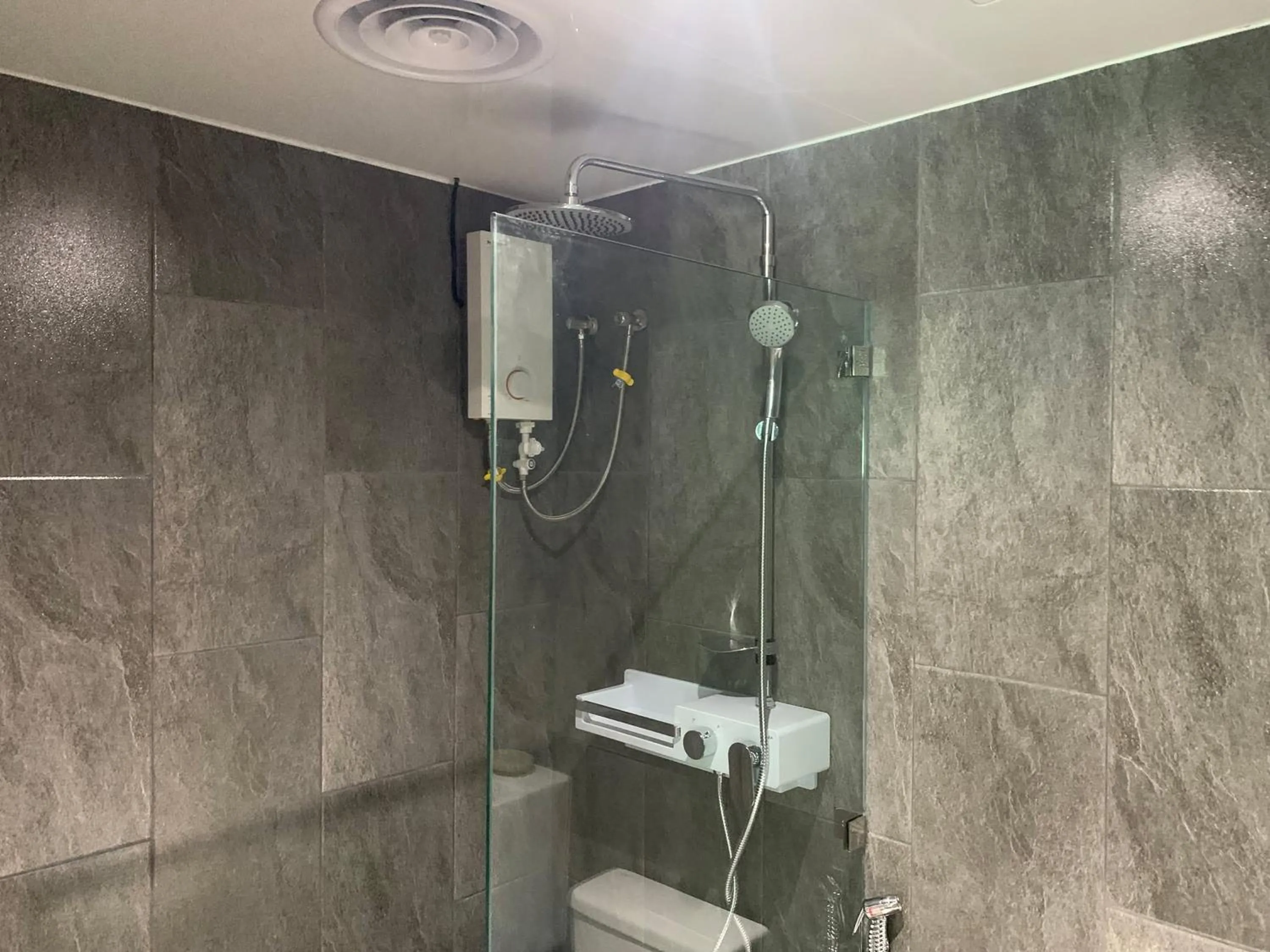 Bathroom in Hotel Kaya Puerto Galera