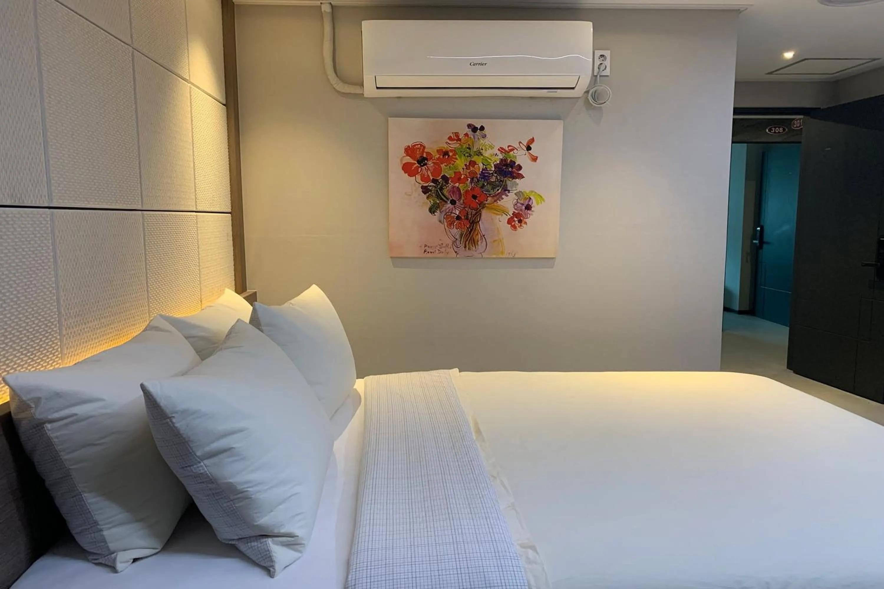 Bedroom, Bed in Hotel Kaya Puerto Galera