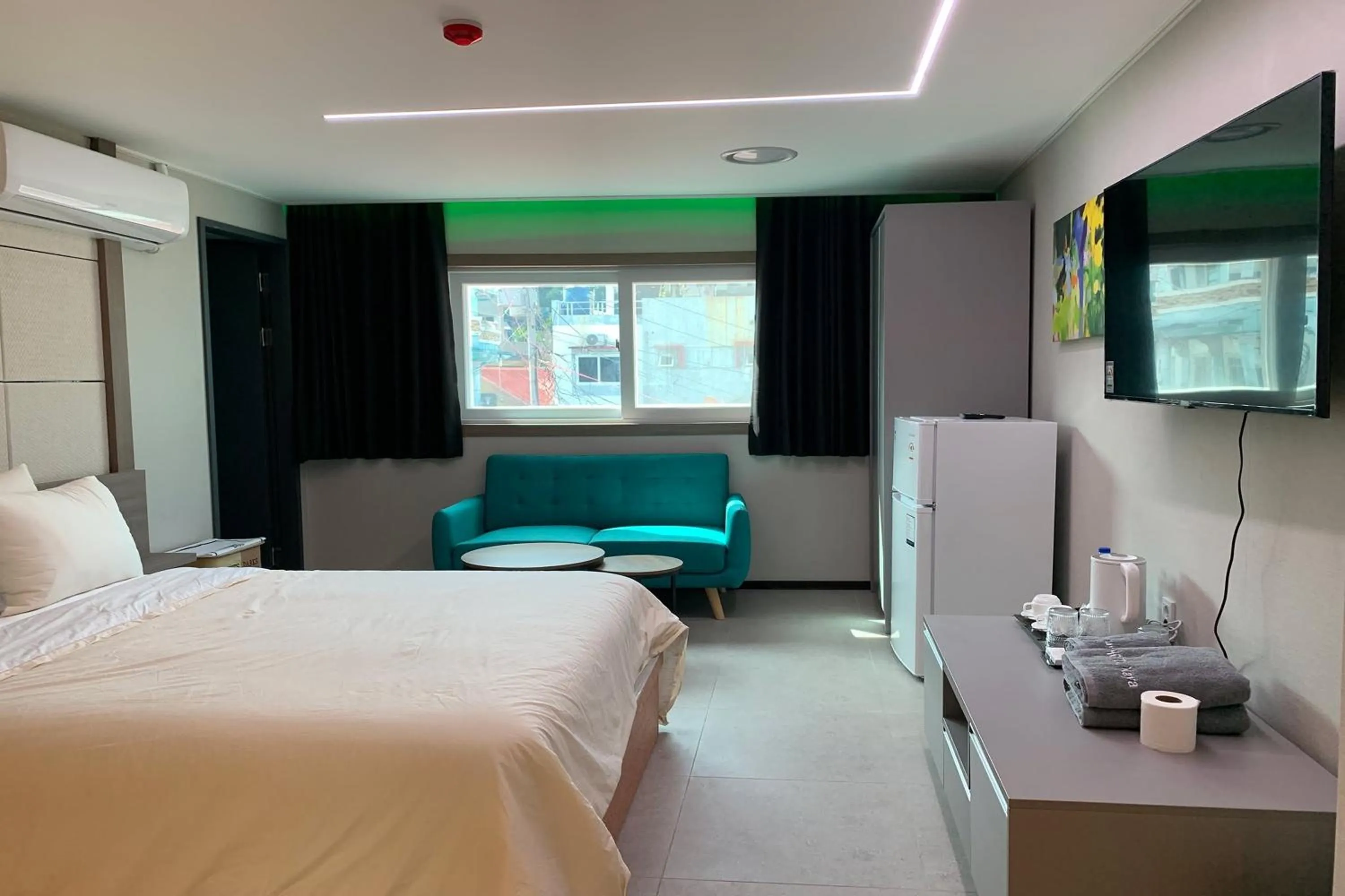 Bedroom, Bed in Hotel Kaya Puerto Galera