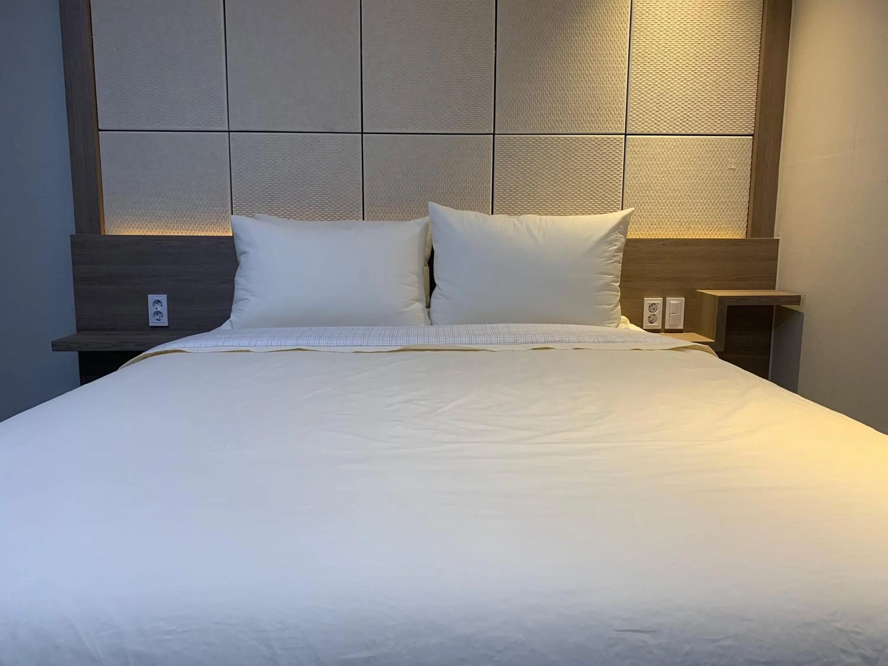 Bed in Hotel Kaya Puerto Galera