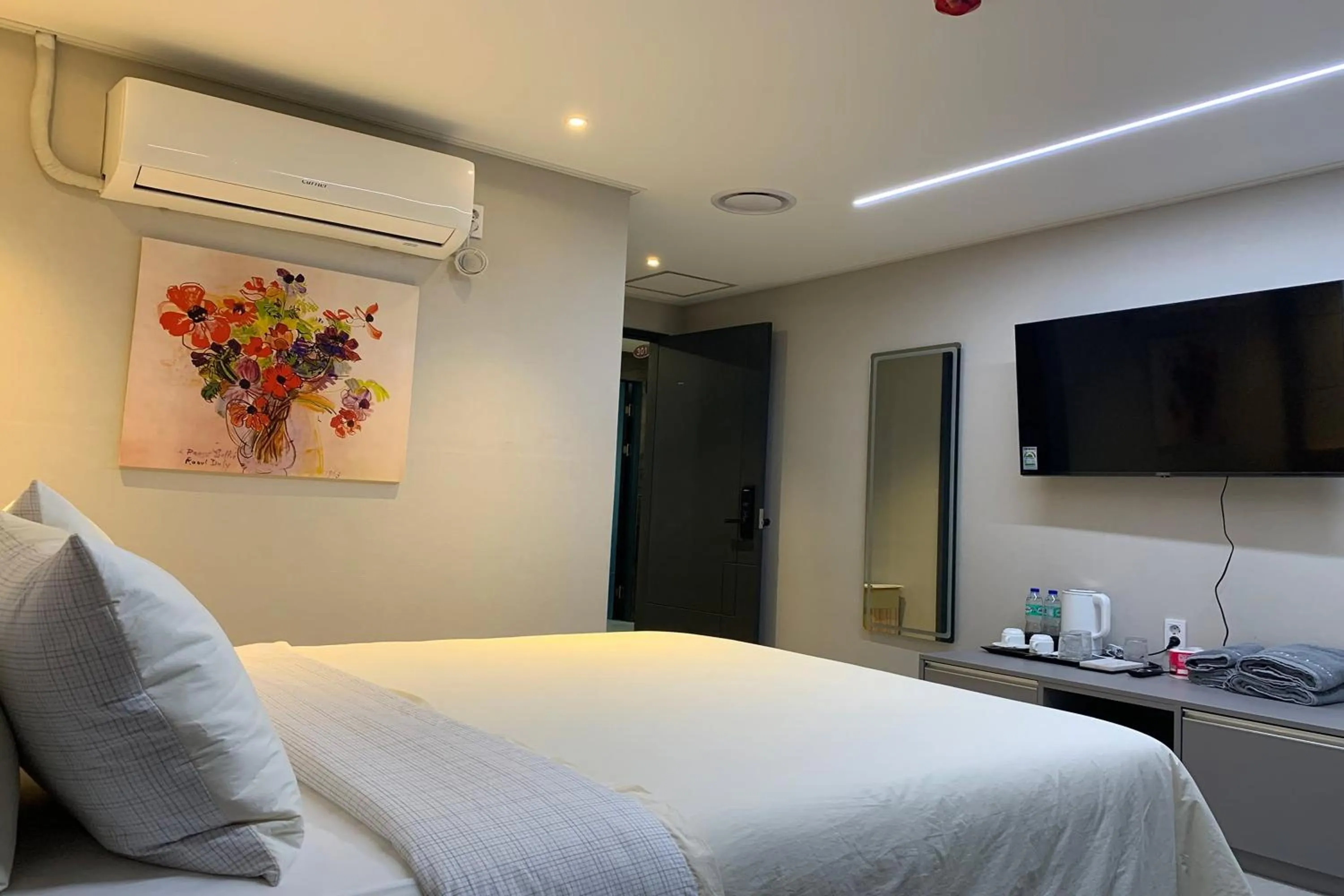 Bedroom, Bed in Hotel Kaya Puerto Galera