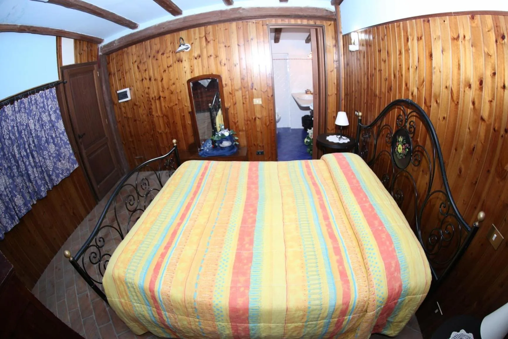 Property building, Bed in Agriturismo Monte Due Torri