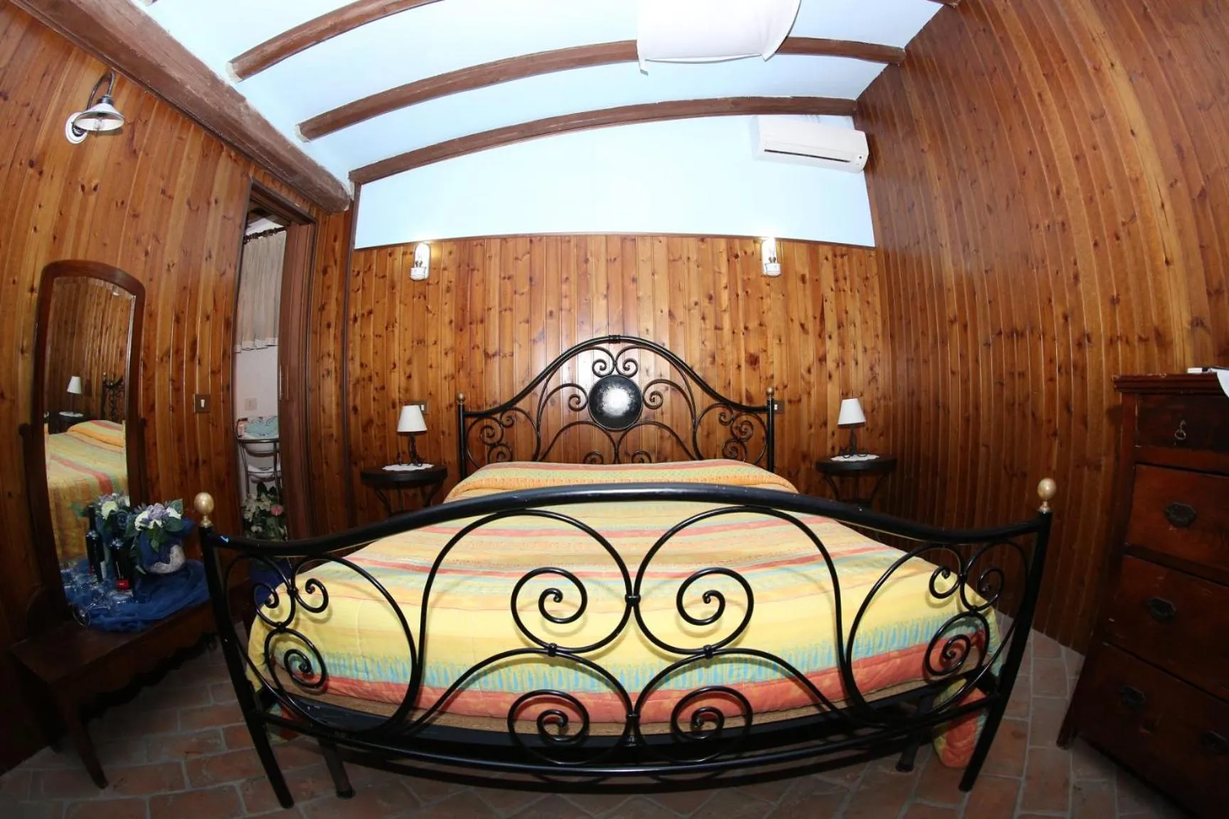 Property building, Bed in Agriturismo Monte Due Torri