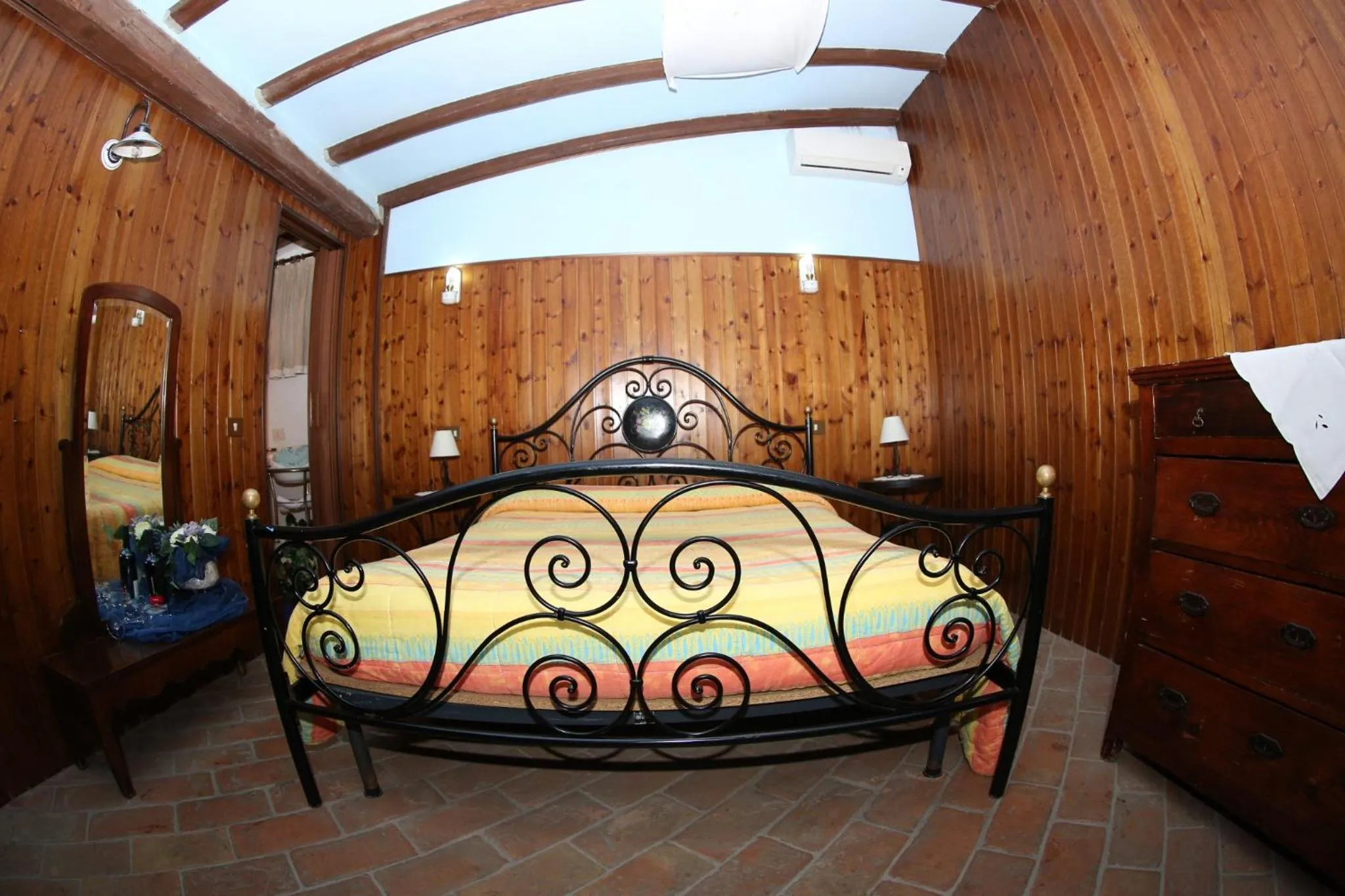 Property building, Bed in Agriturismo Monte Due Torri