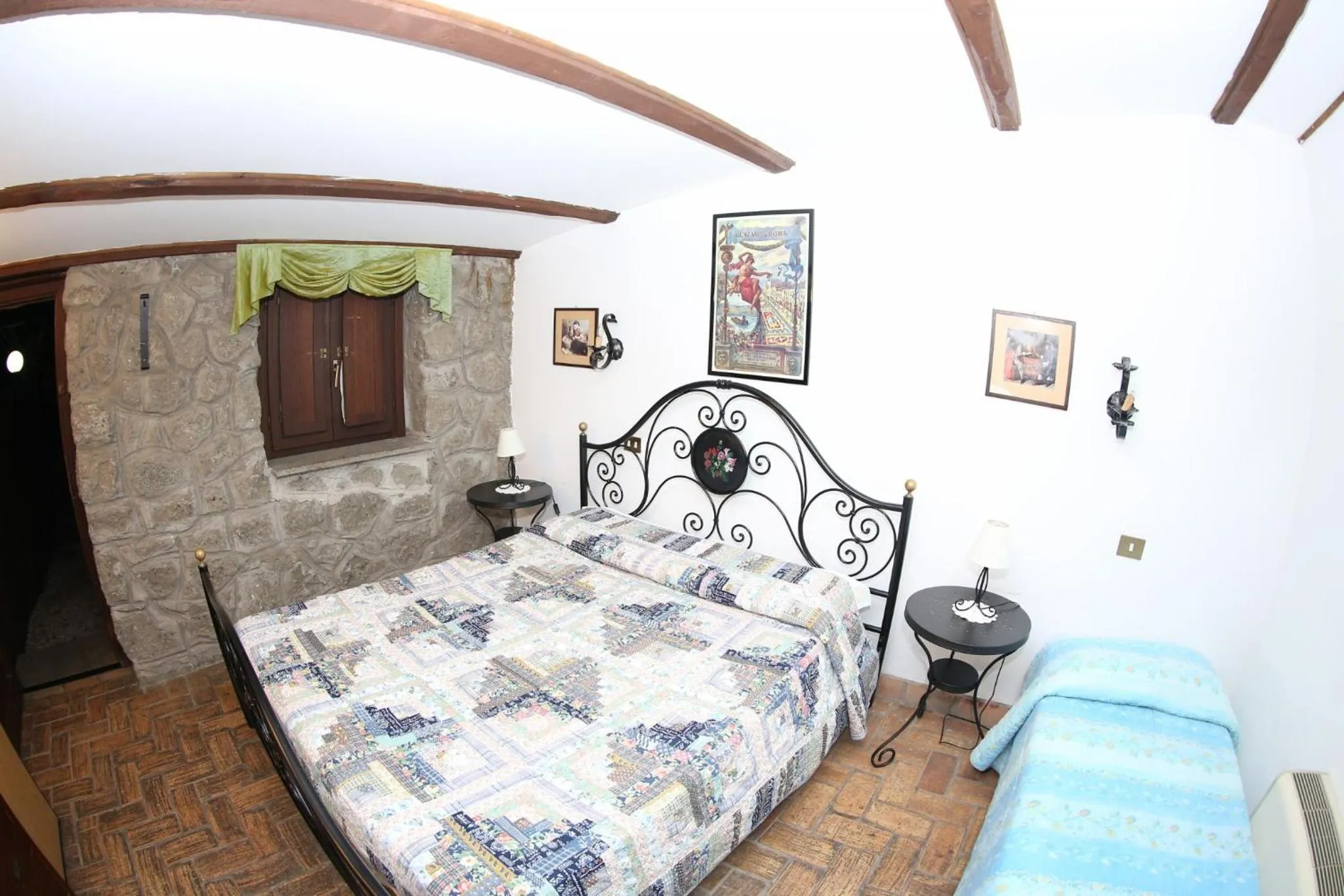Property building, Bed in Agriturismo Monte Due Torri
