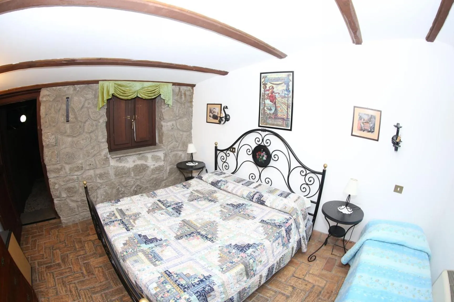 Property building, Bed in Agriturismo Monte Due Torri