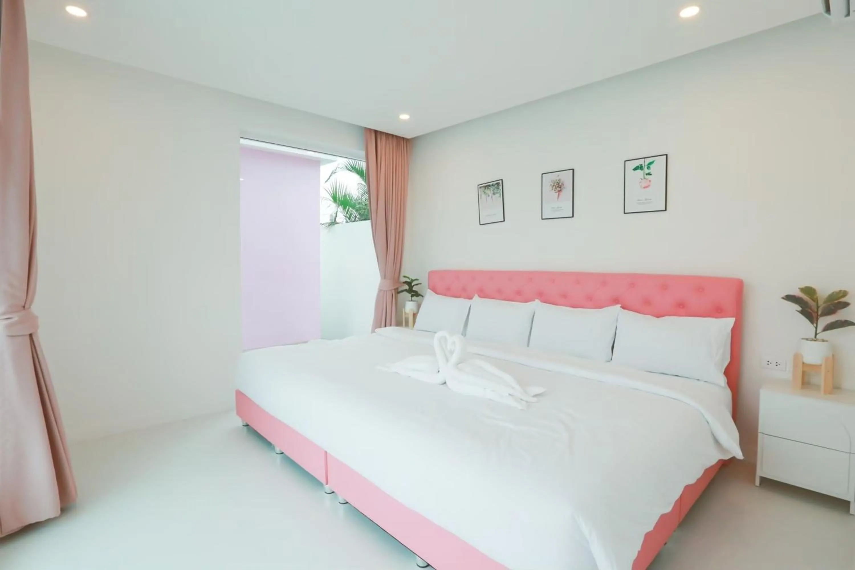Bed in The Modern Pool Villa Hua Hin