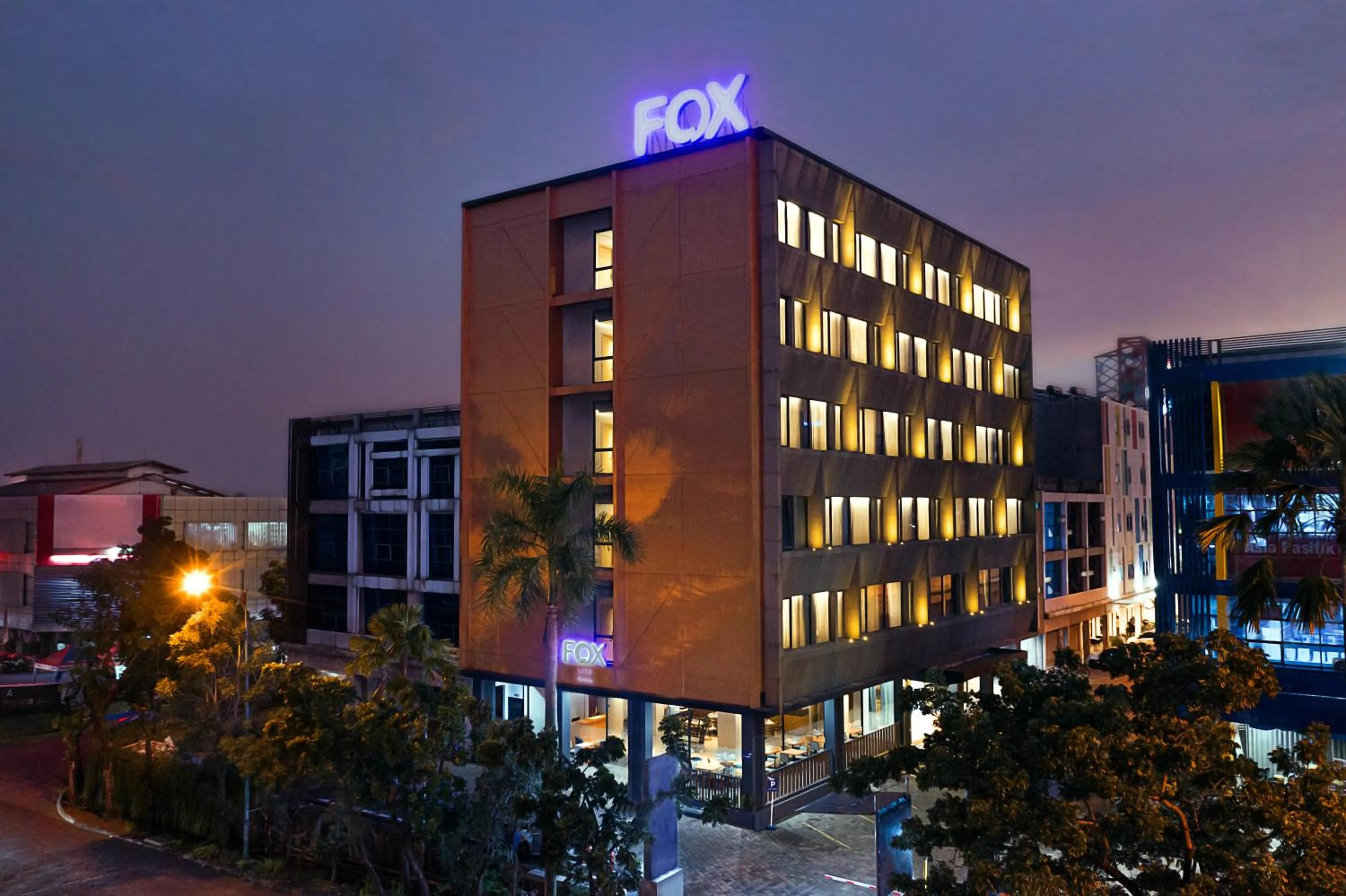 Property building in FOX Lite Hotel Cikarang
