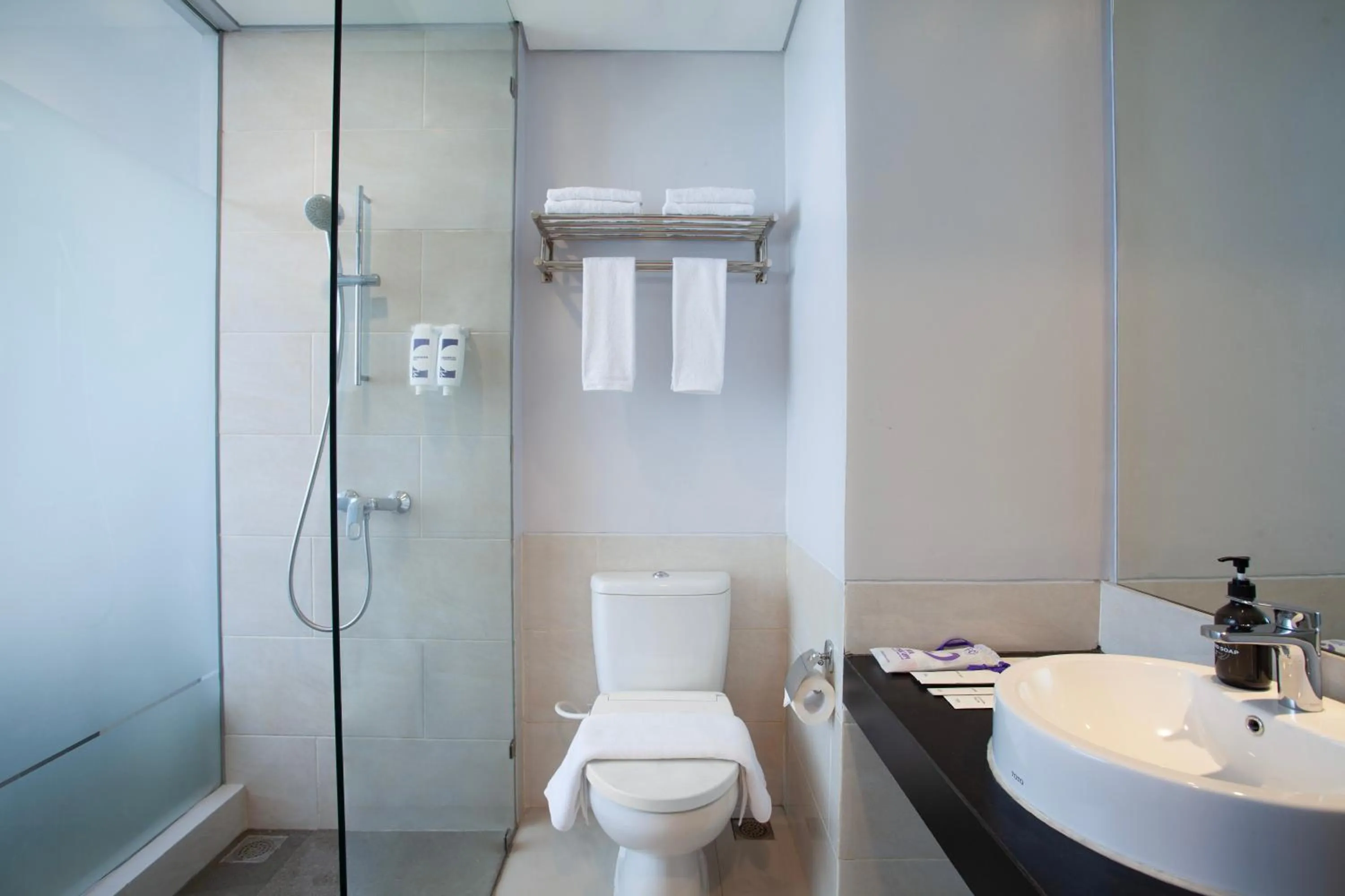 Bathroom in FOX Lite Hotel Cikarang