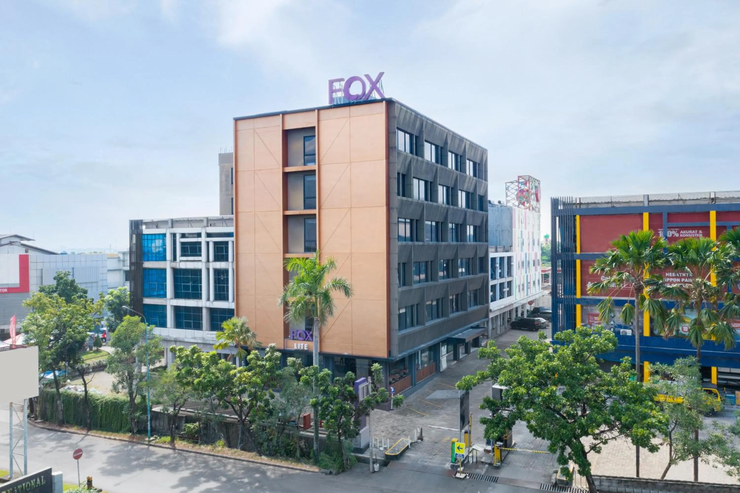 Property building in FOX Lite Hotel Cikarang