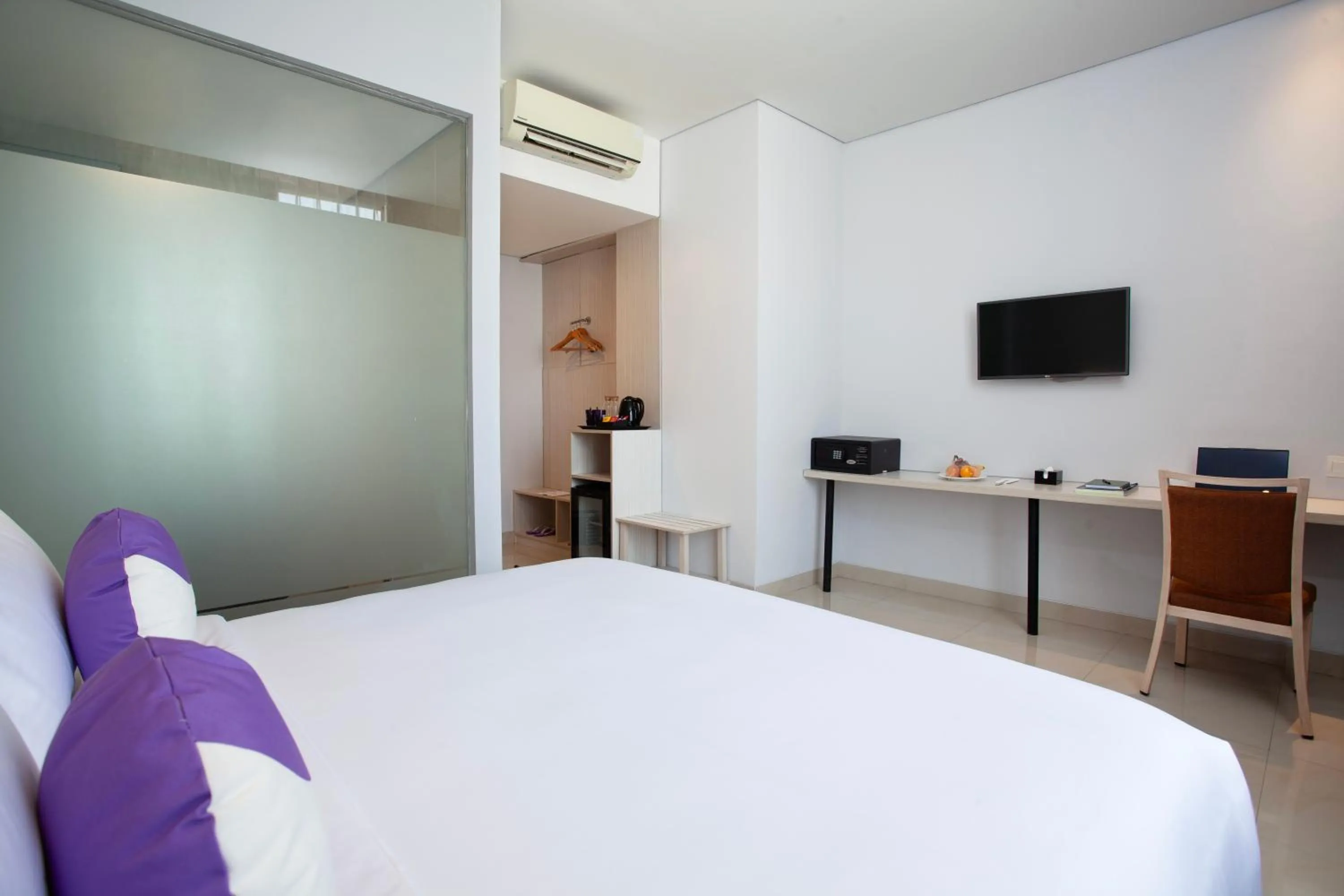 Bed in FOX Lite Hotel Cikarang