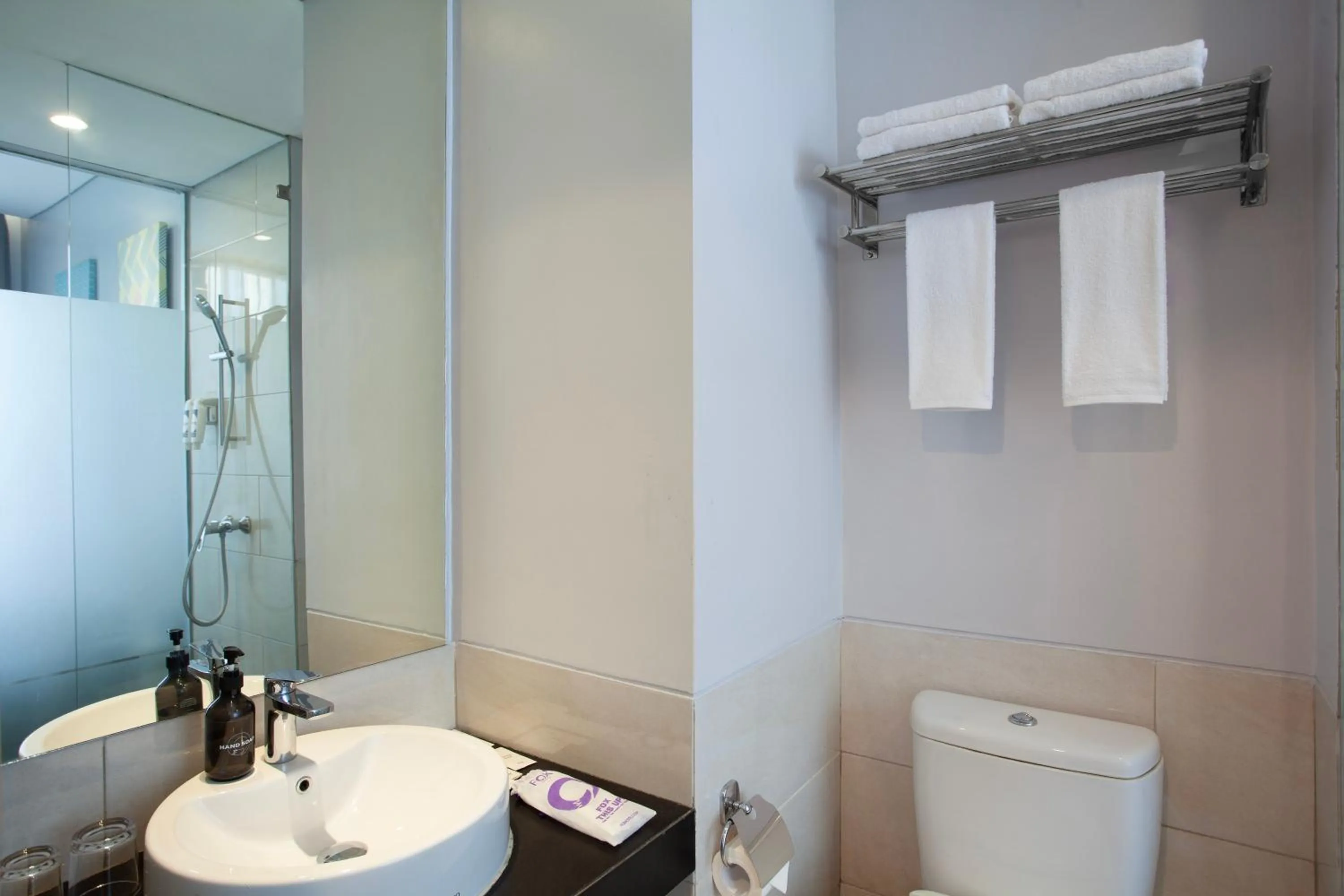 Bathroom in FOX Lite Hotel Cikarang