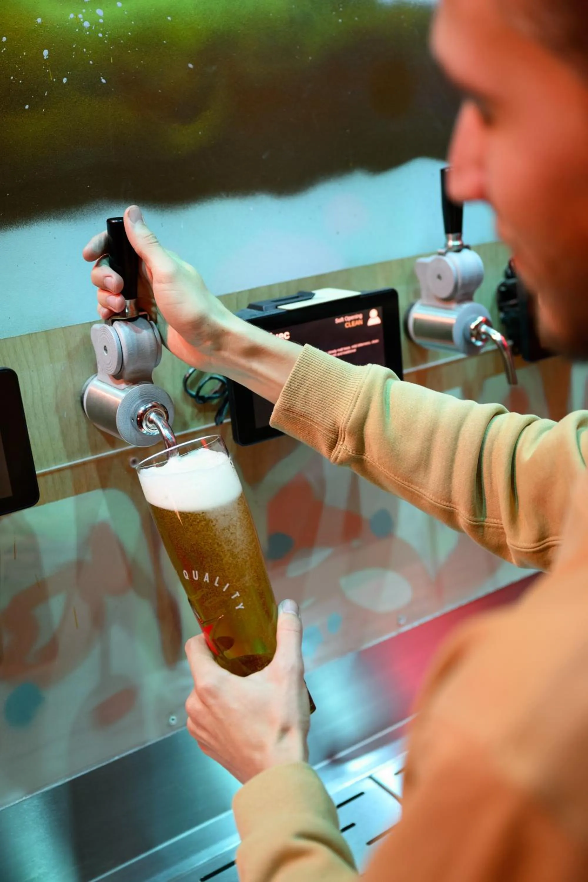 Lounge or bar in JO&JOE Budapest