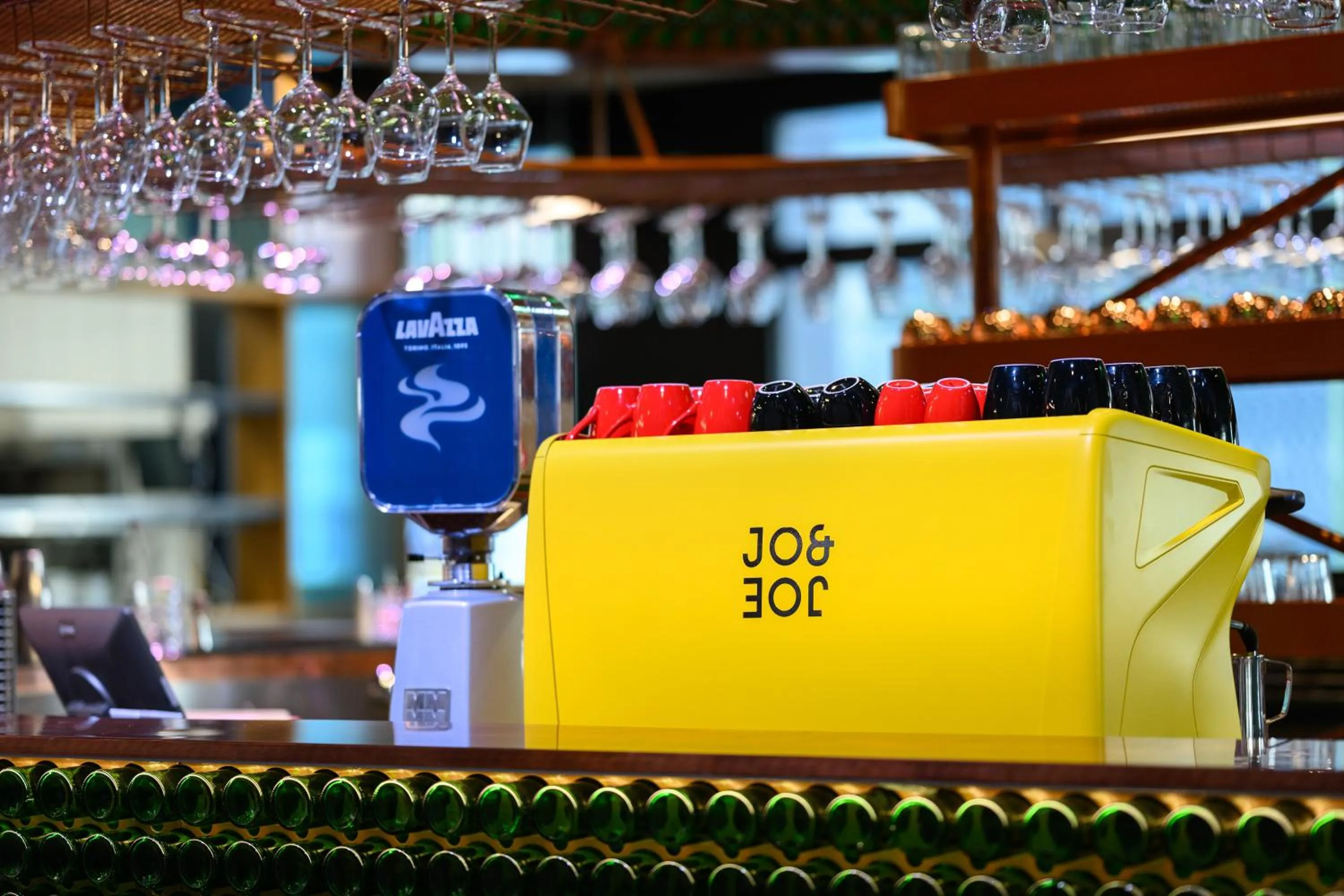 Lounge or bar in JO&JOE Budapest