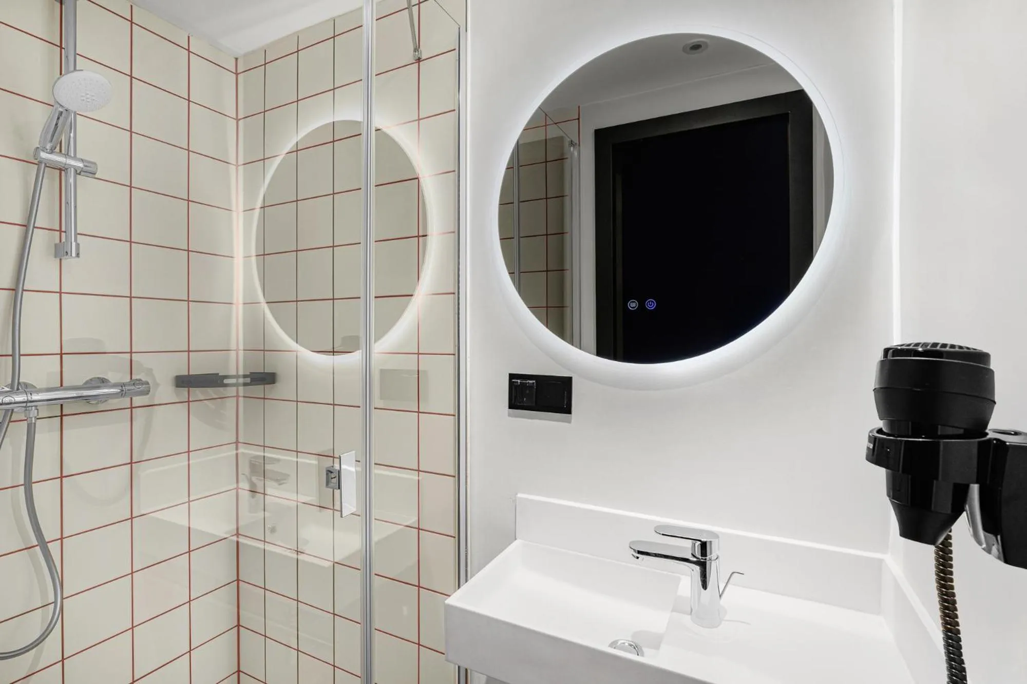 Bathroom in JO&JOE Budapest