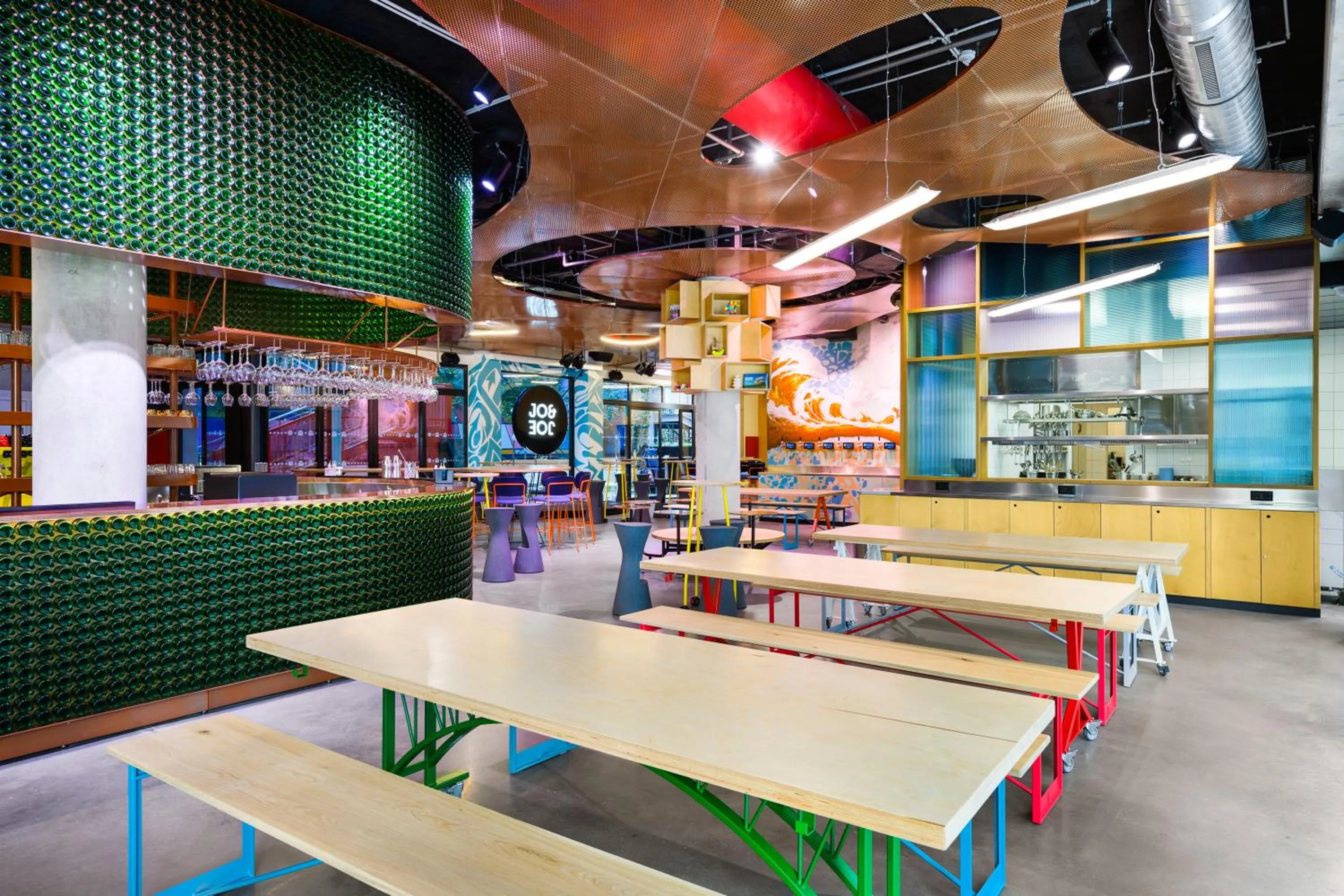 Lounge or bar in JO&JOE Budapest