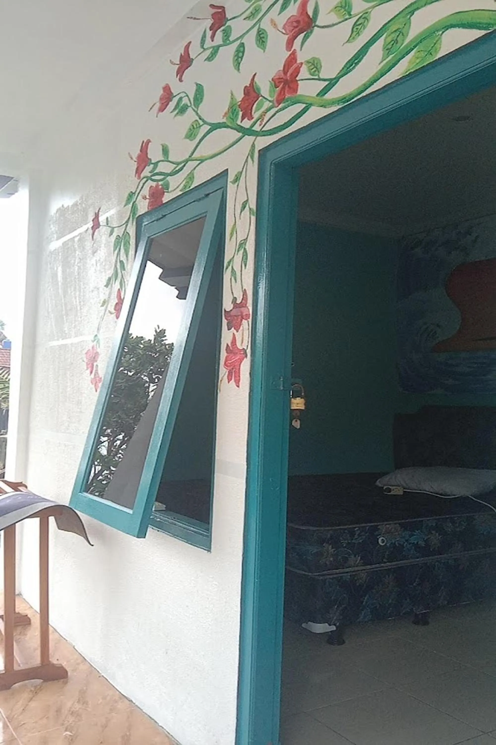 Facade/entrance in Aloha Beach House