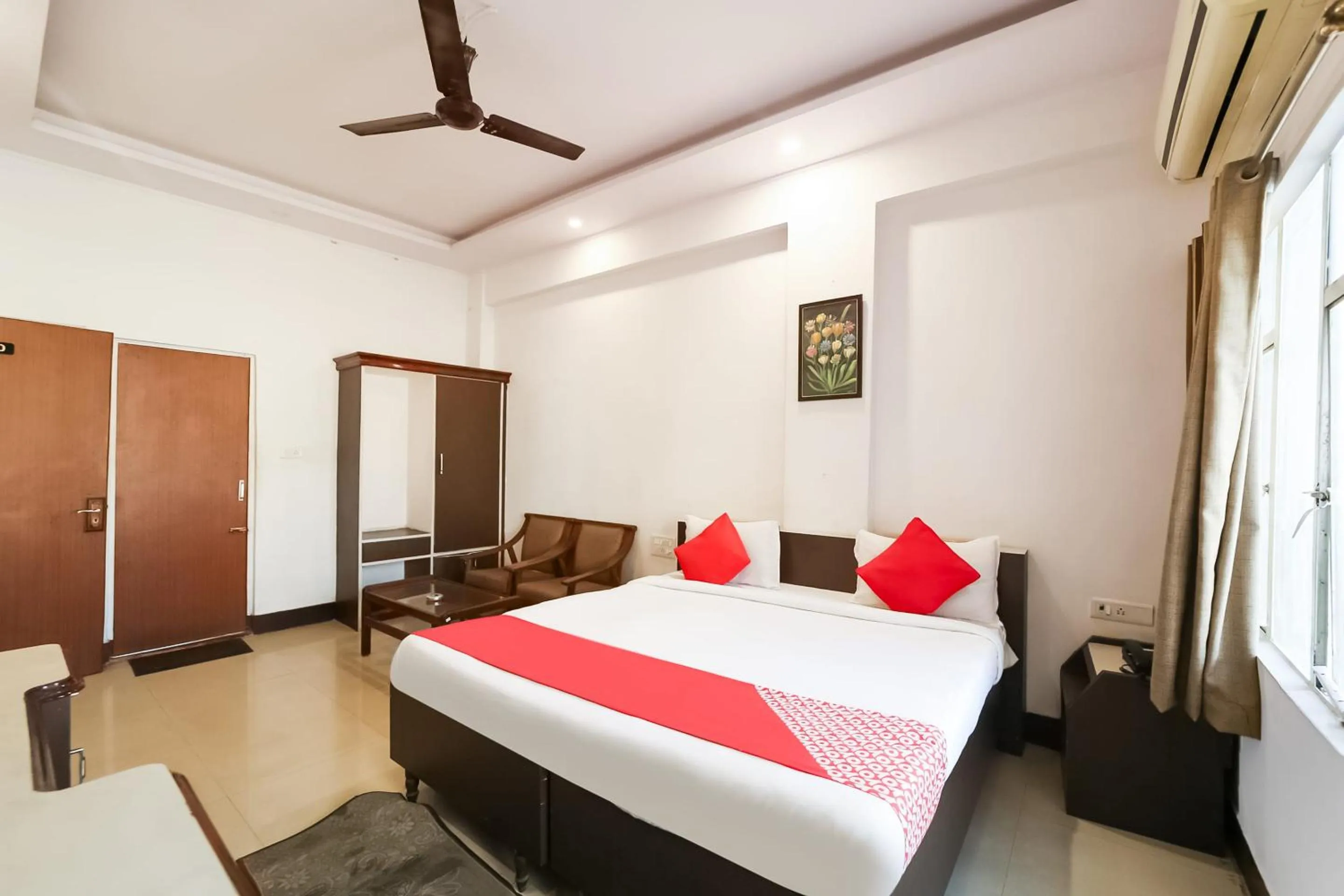Bedroom, Bed in Hotel Utsav