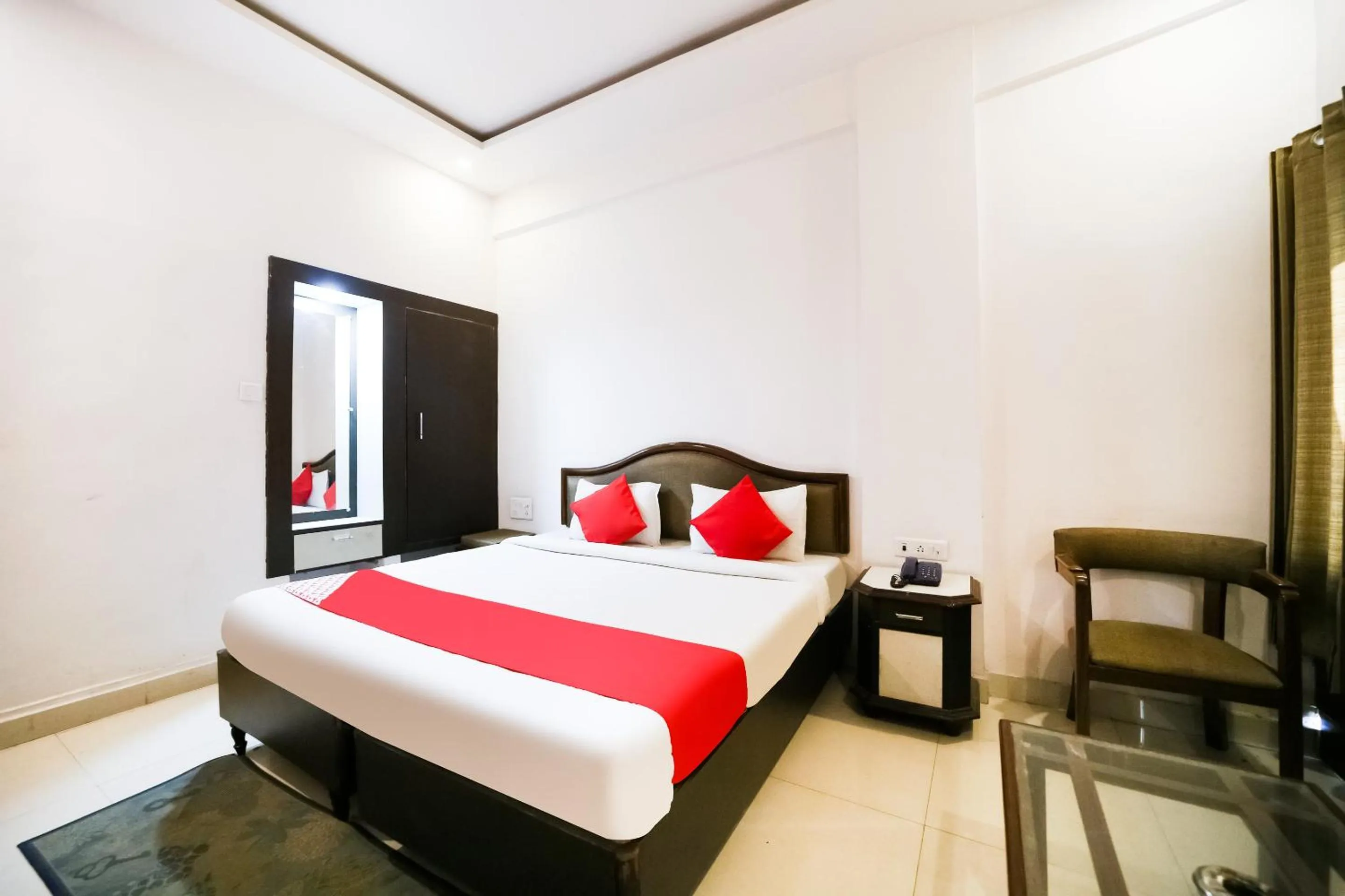 Bedroom, Bed in Hotel Utsav