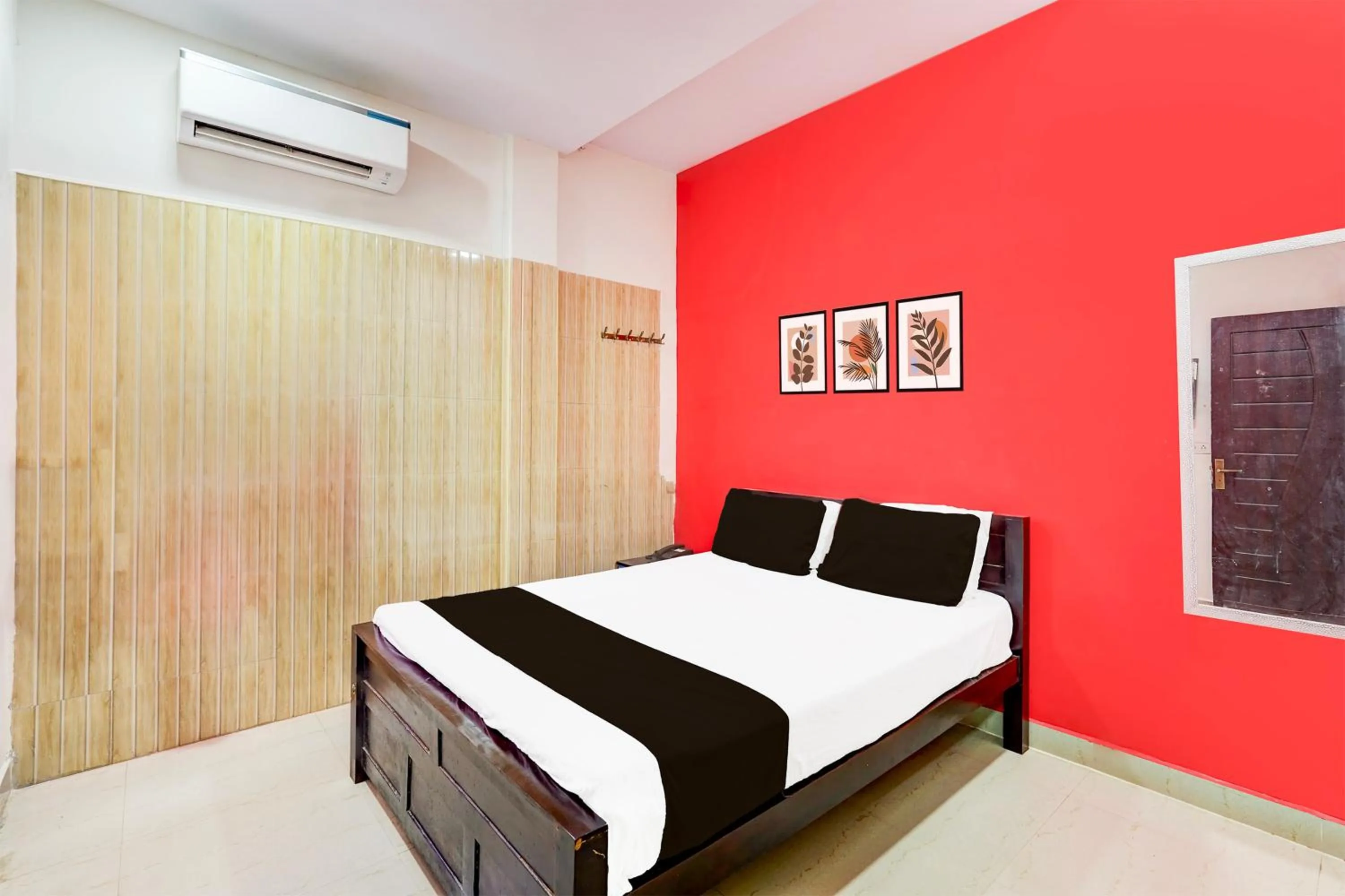Bedroom, Bed in Super Collection O Kelambakkam Near Chettinad Hospital