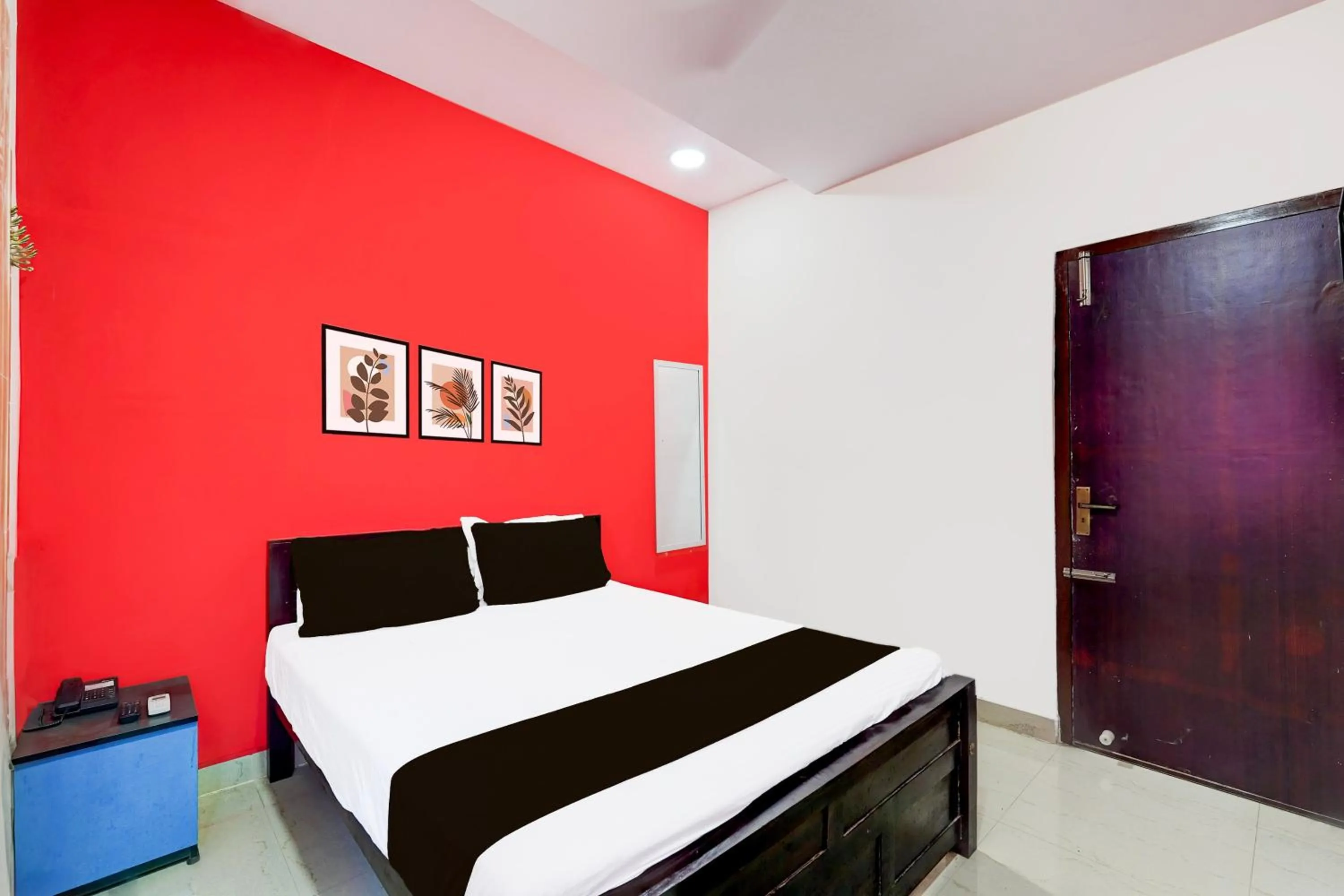 Bedroom, Bed in Super Collection O Kelambakkam Near Chettinad Hospital