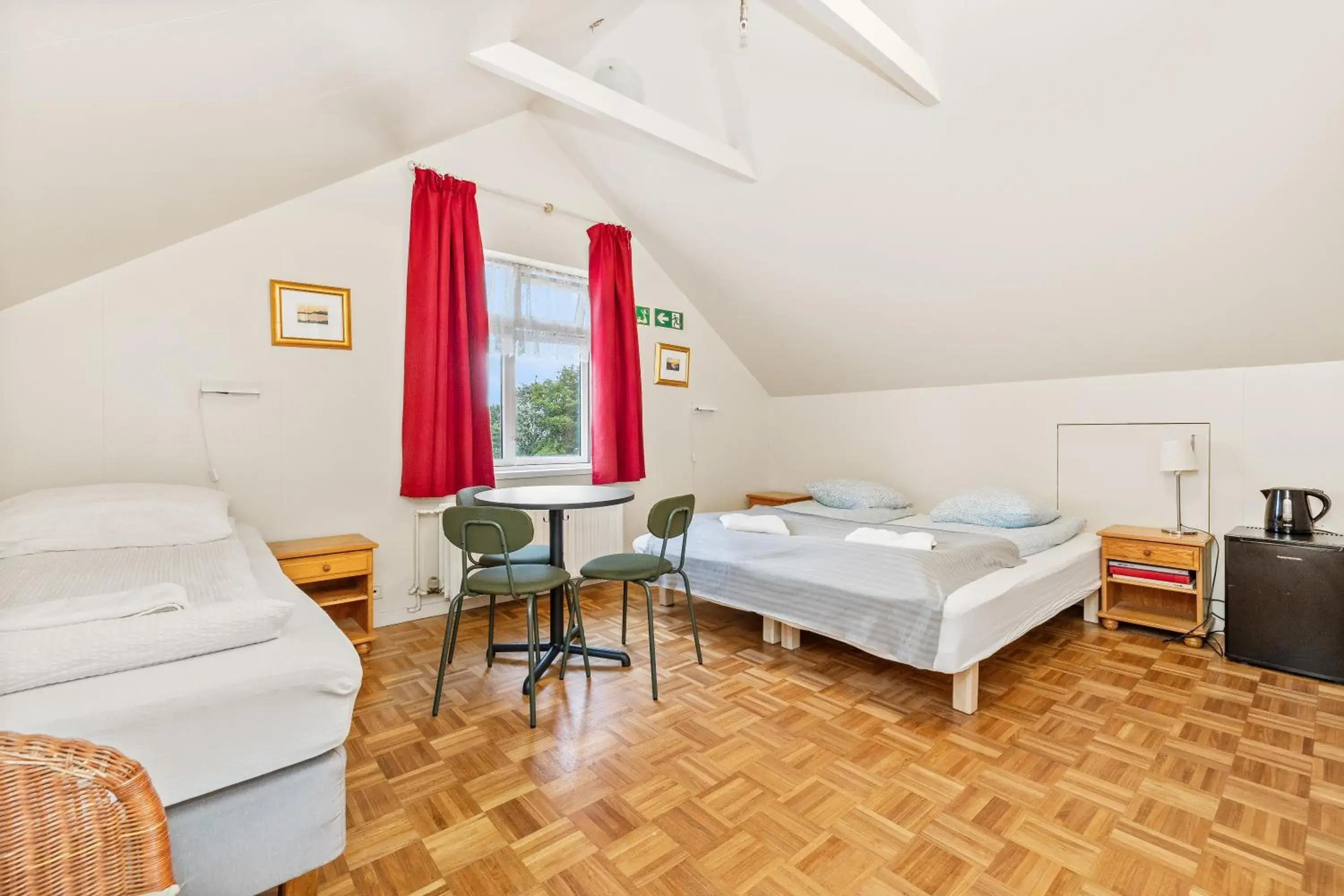 Standard Triple Room in Downtown Reykjavík Baldursbrá Guesthouse Standard Triple Room in Downtown Reykjavík Baldursbrá Guesthouse