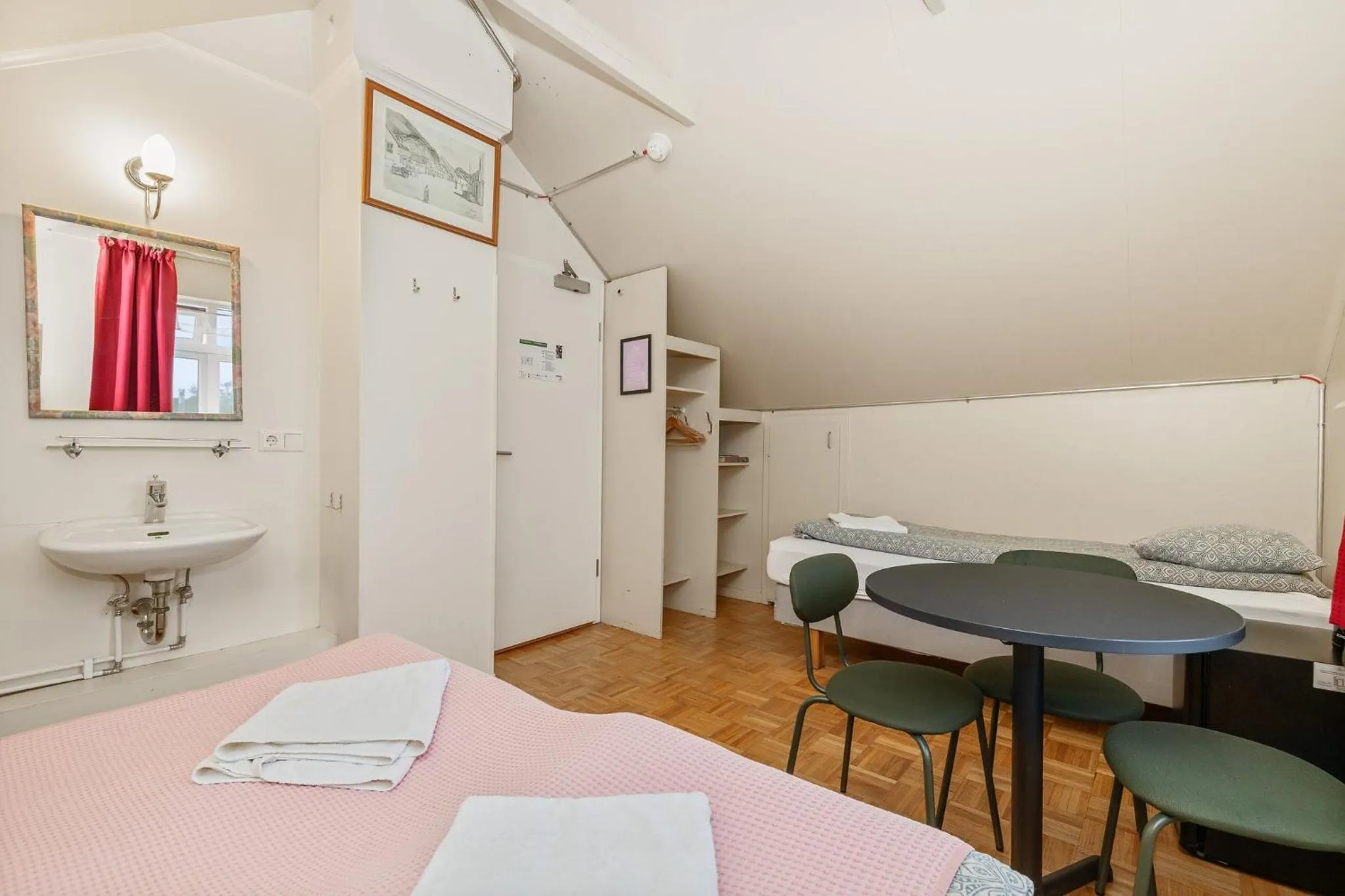 Bedroom in Downtown Reykjavík Baldursbrá Guesthouse