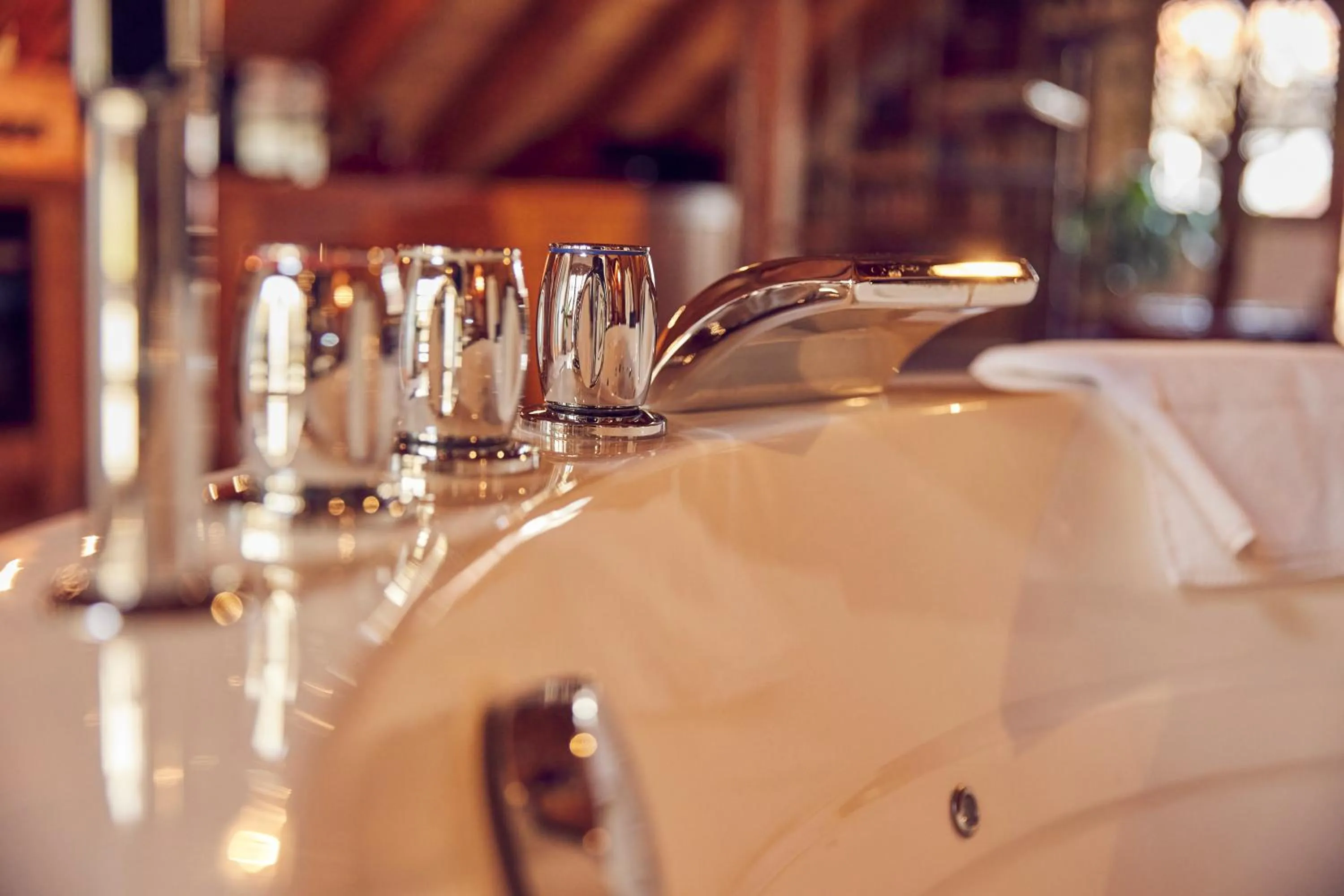 Hot Tub in Mill Apartments