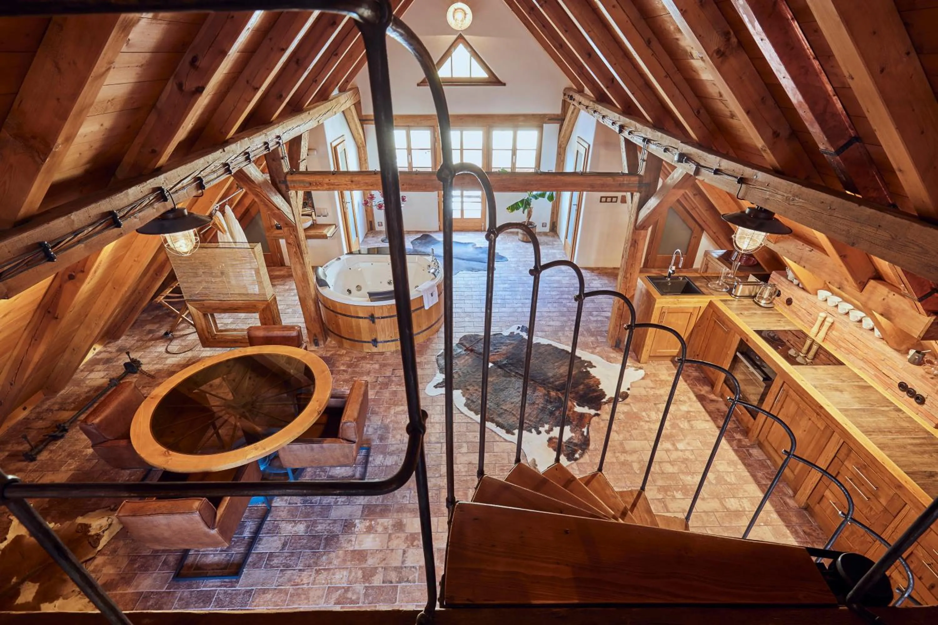 Hot Tub in Mill Apartments