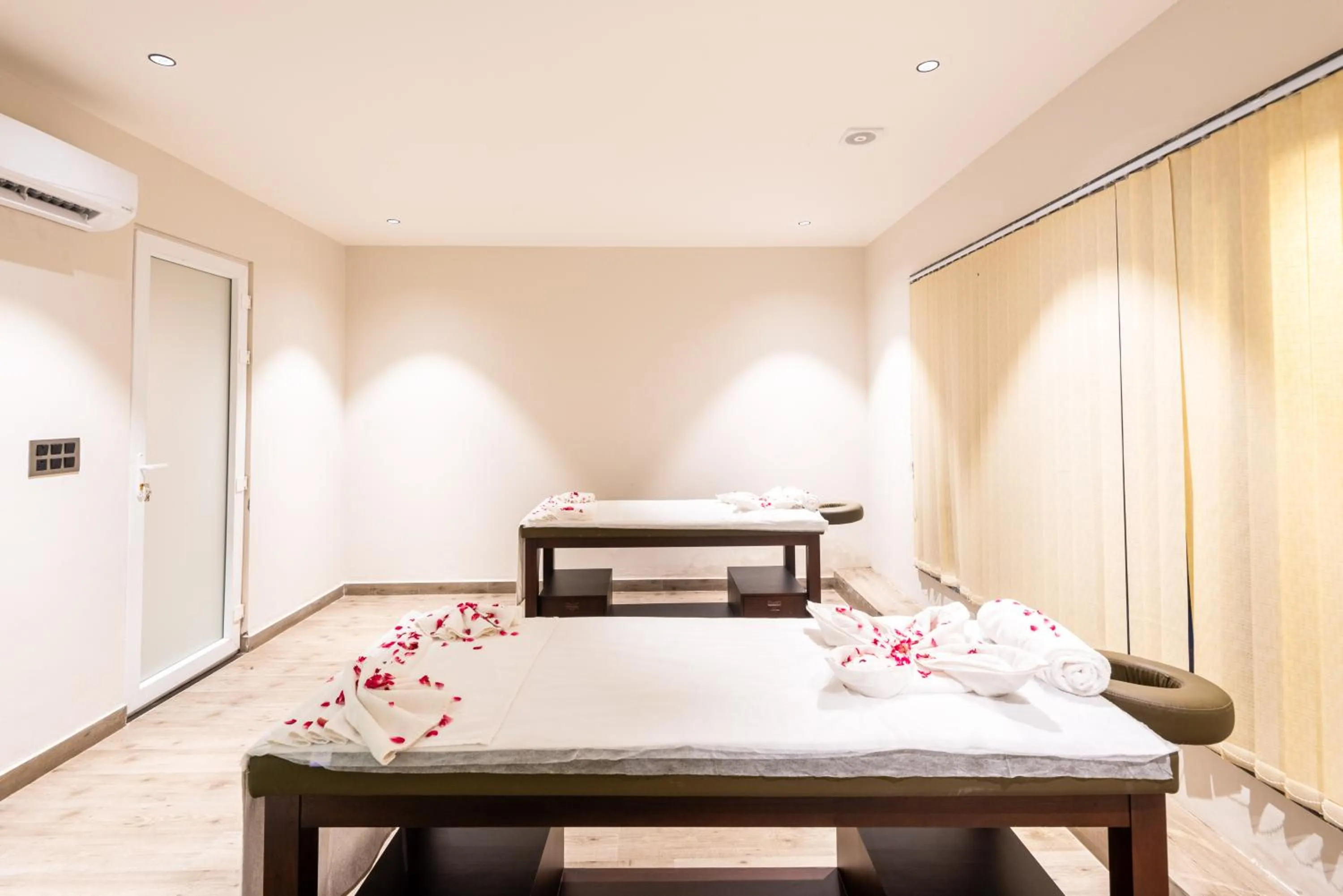 Spa and wellness centre/facilities, Bed in DLS Divine River Resort and Spa, Rishikesh