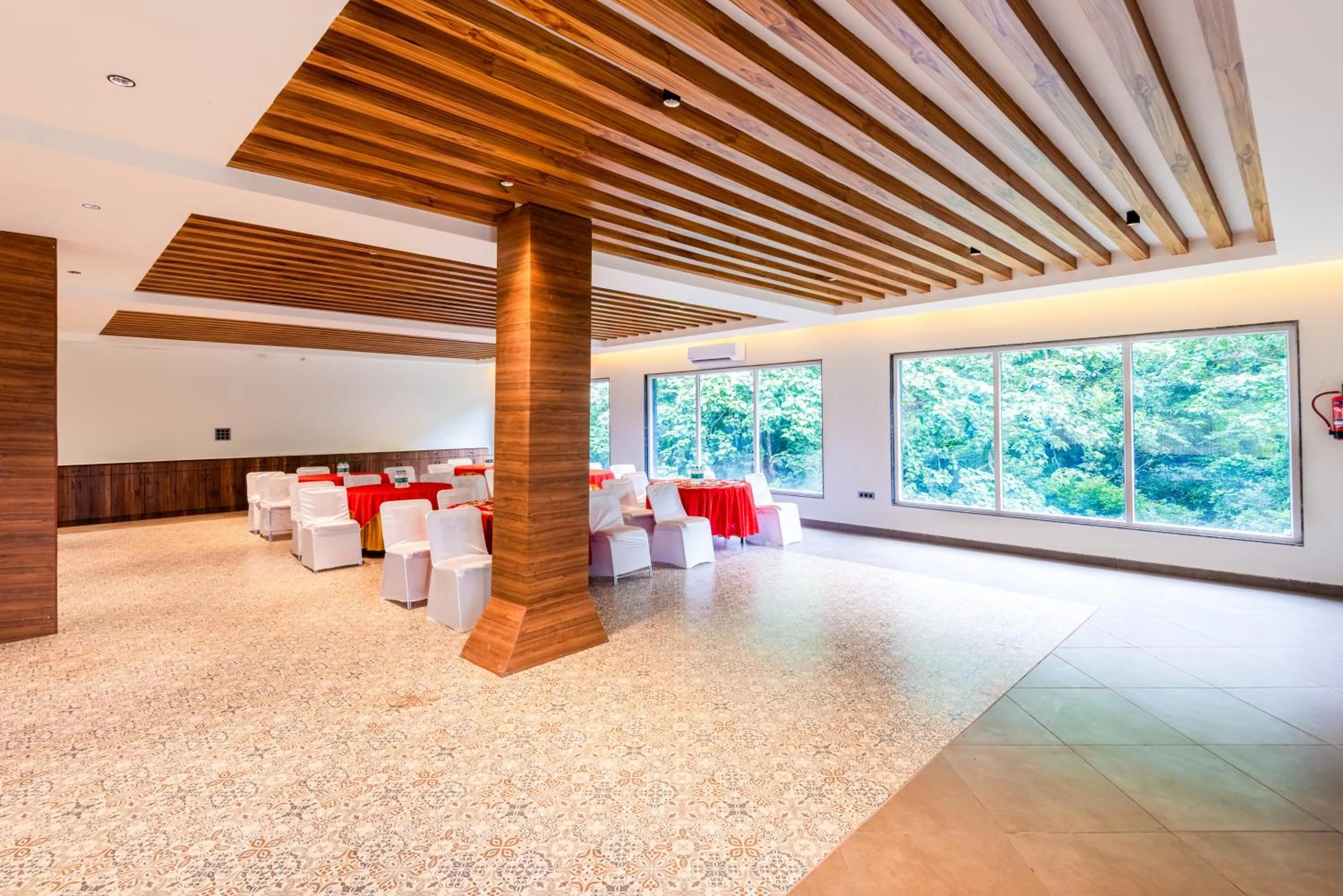 Banquet/Function facilities in DLS Divine River Resort and Spa, Rishikesh