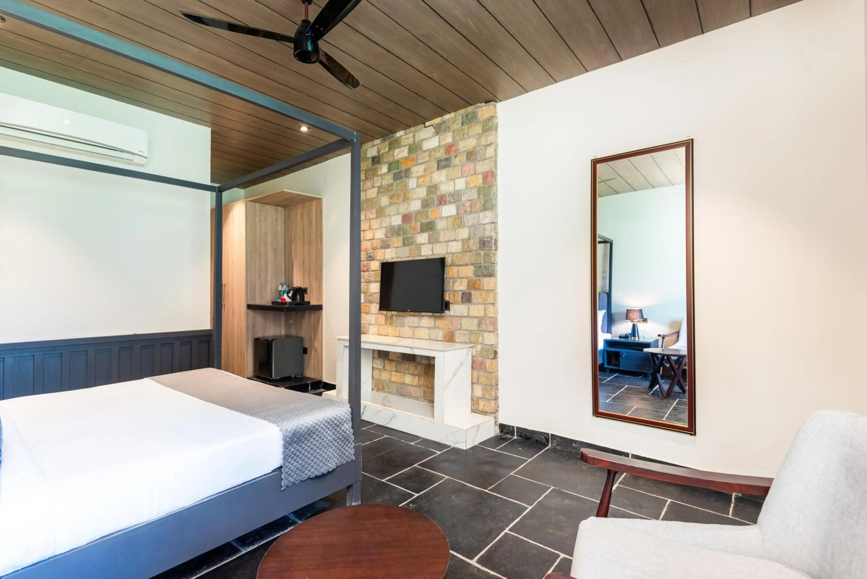 Property building, Bed in DLS Divine River Resort and Spa, Rishikesh