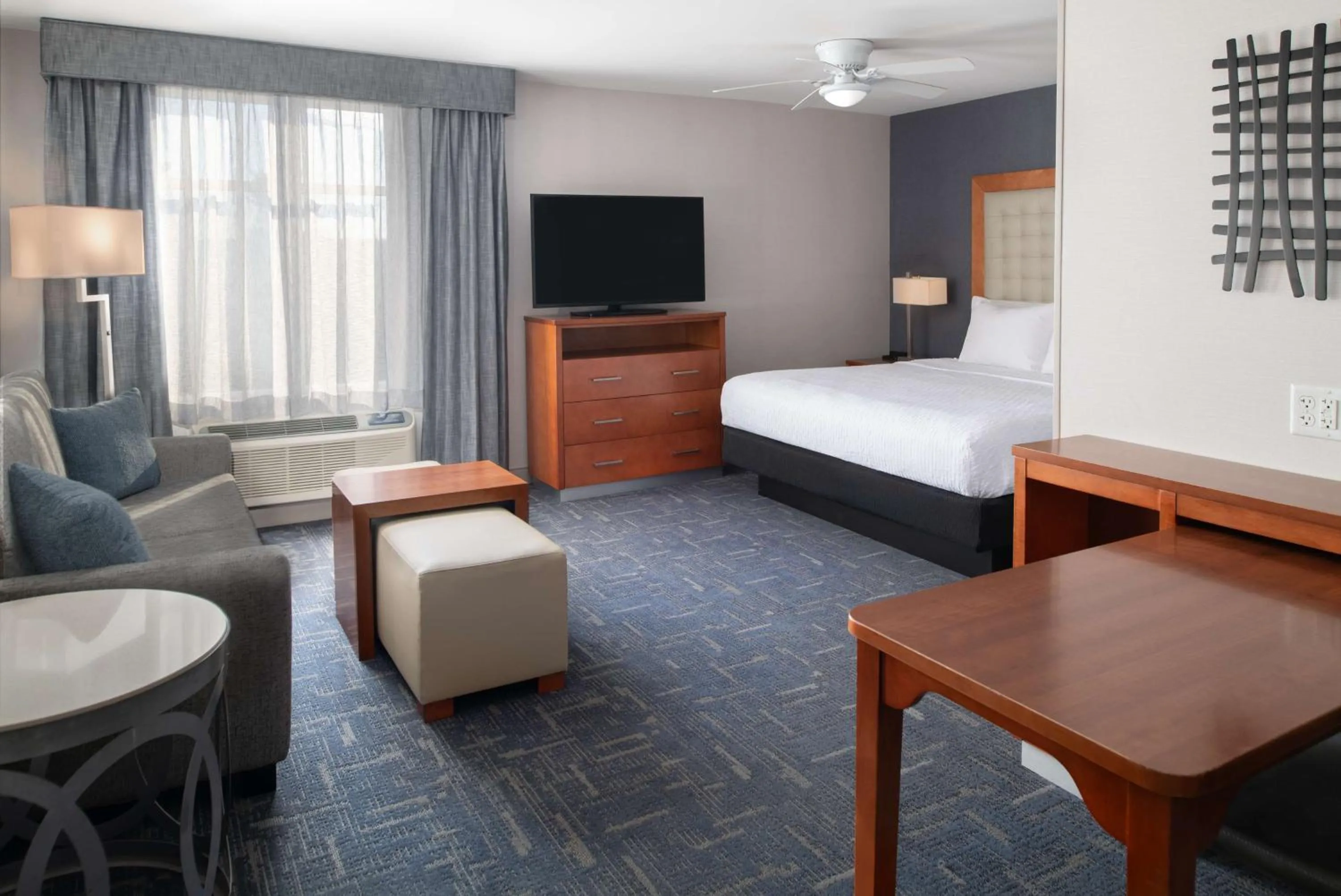 TV and multimedia, Bed in Homewood Suites by Hilton Gateway Hills Nashua