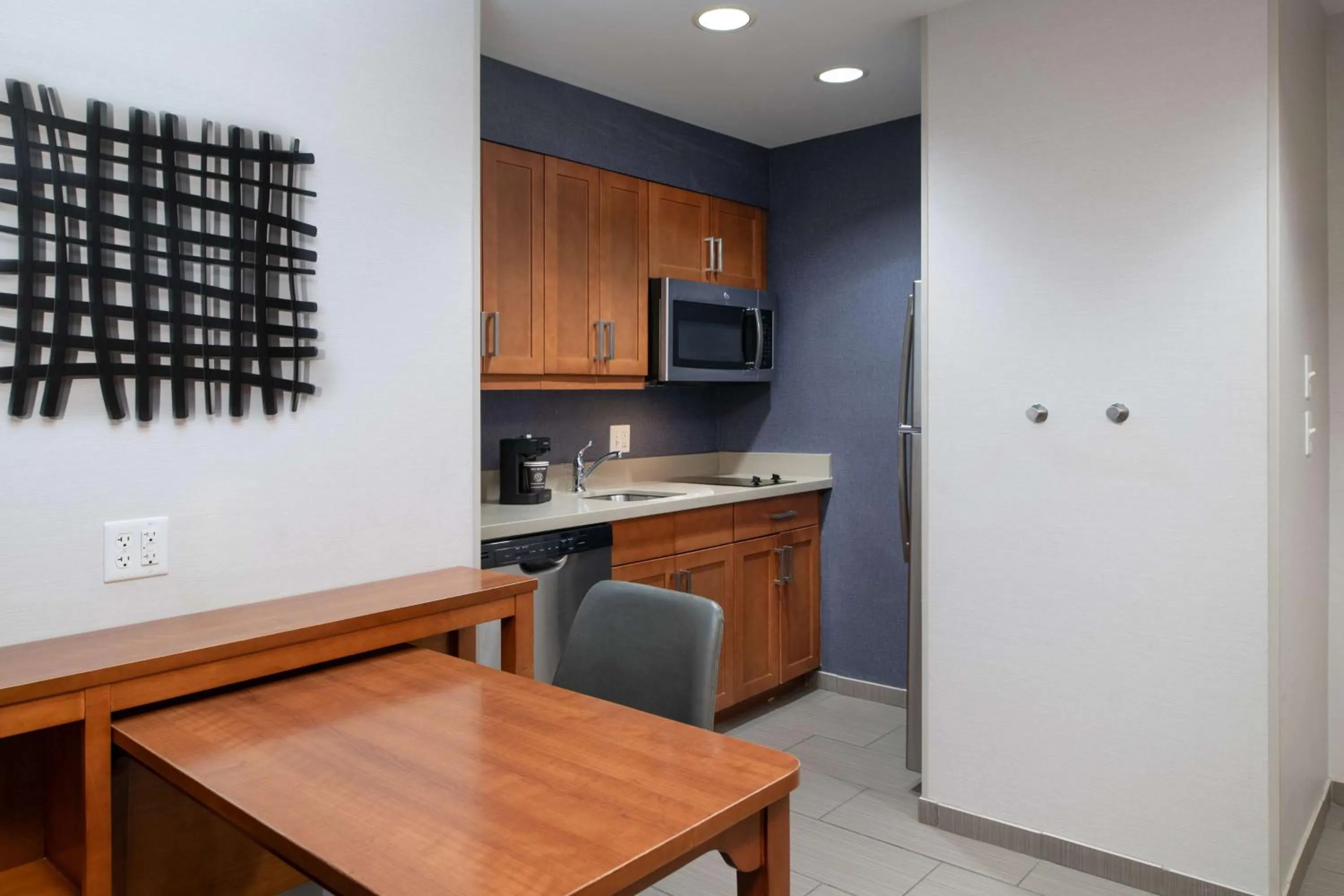 Kitchen or kitchenette in Homewood Suites by Hilton Gateway Hills Nashua