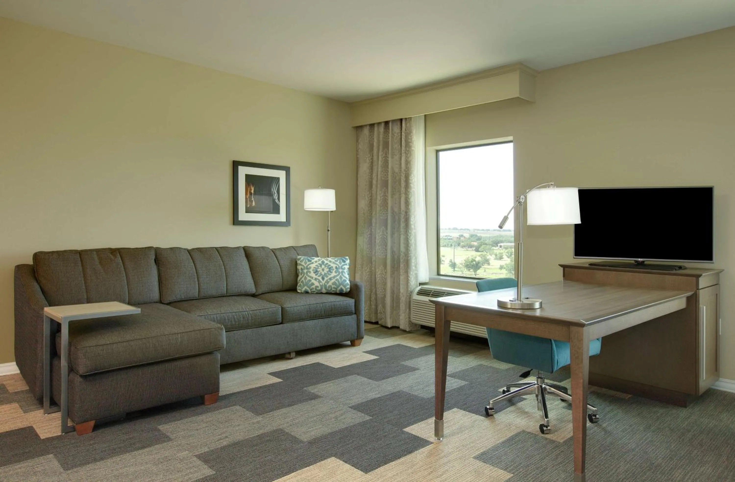 Living room in Hampton Inn and Suites Snyder