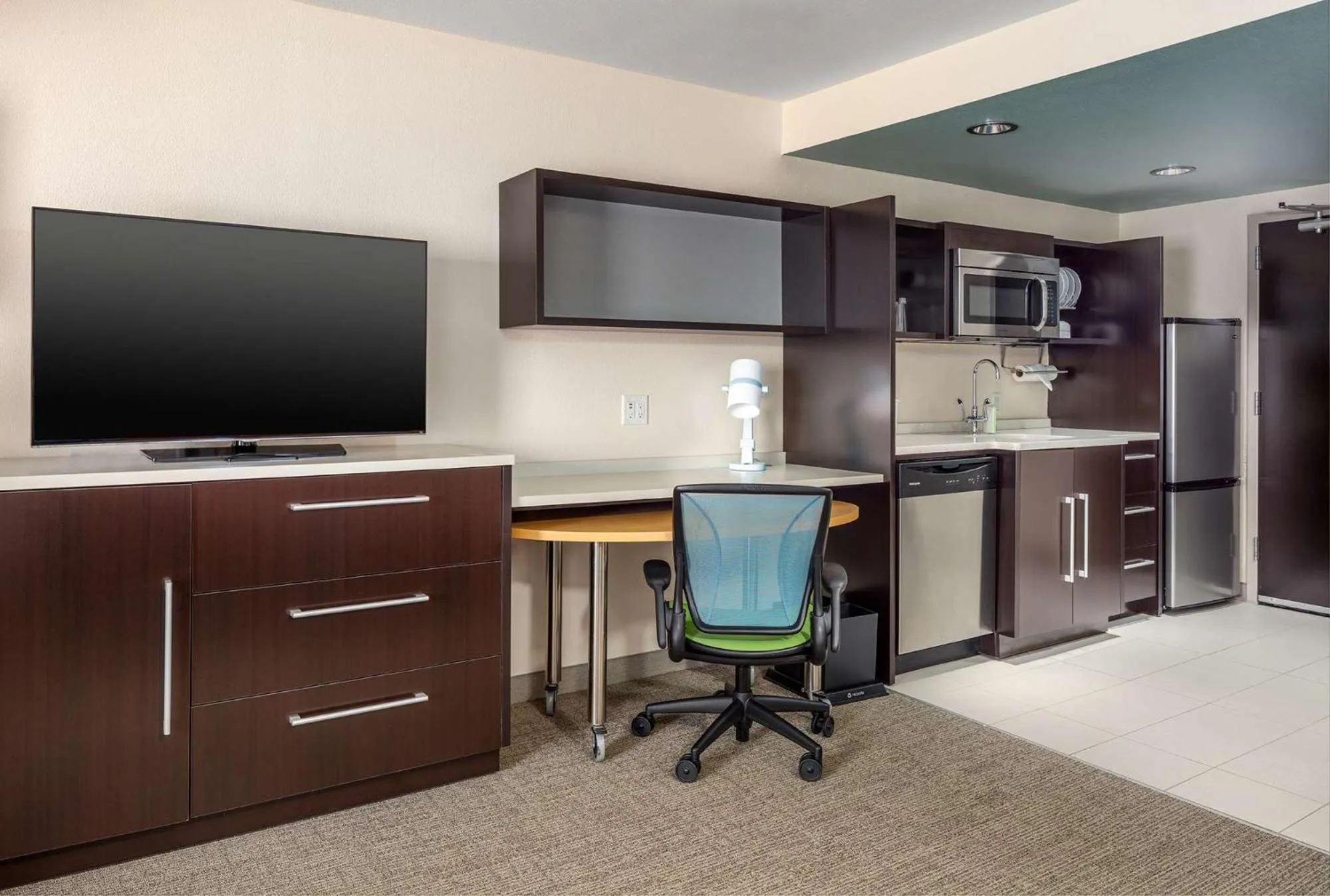 Kitchen or kitchenette in Home2 Suites by Hilton Little Rock West