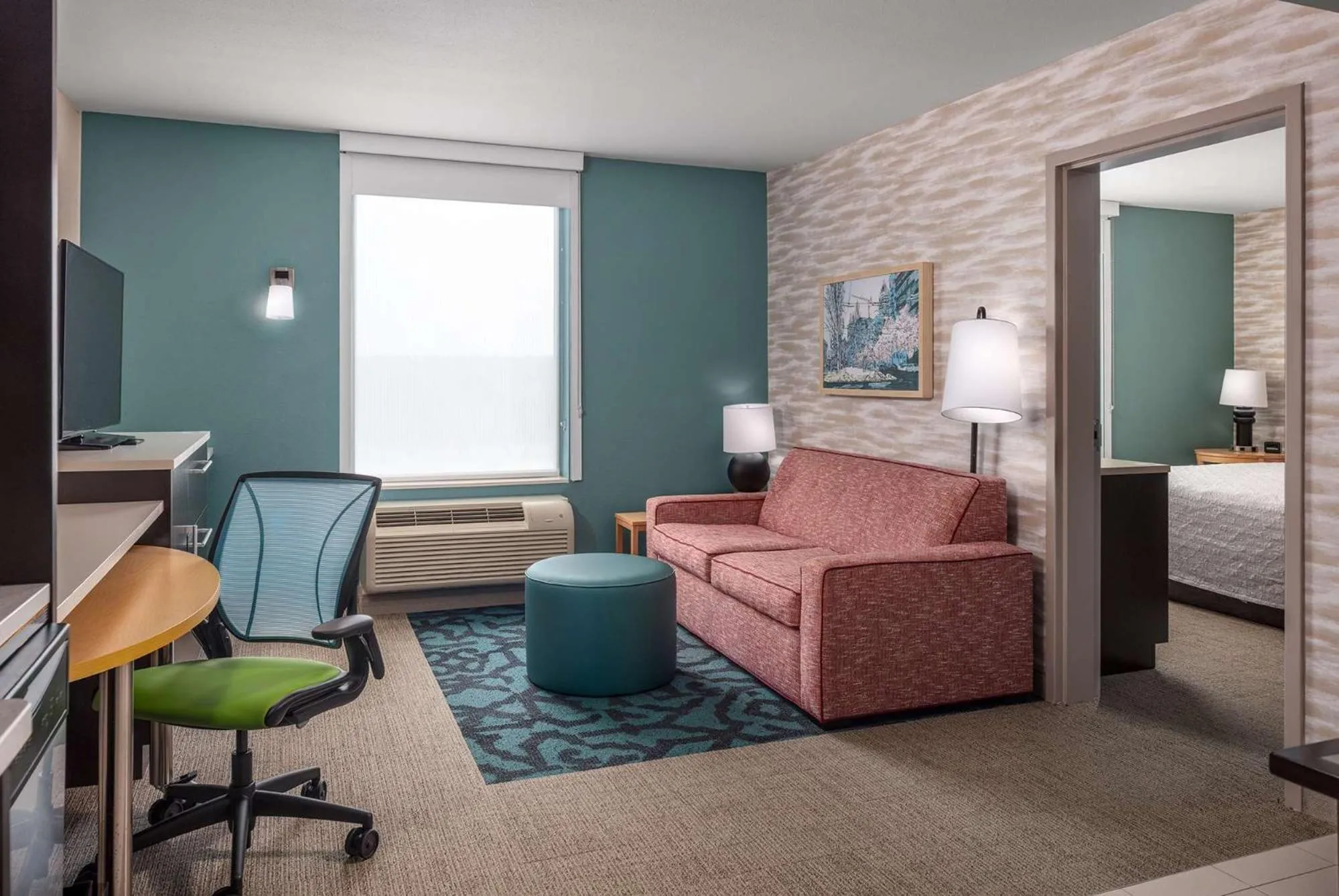 Living room, Bed in Home2 Suites by Hilton Little Rock West