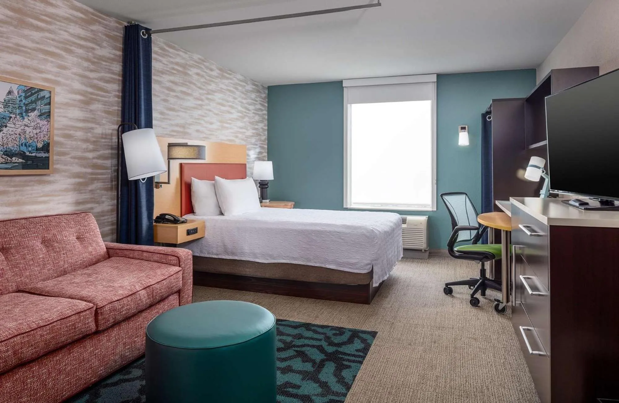 Living room, Bed in Home2 Suites by Hilton Little Rock West