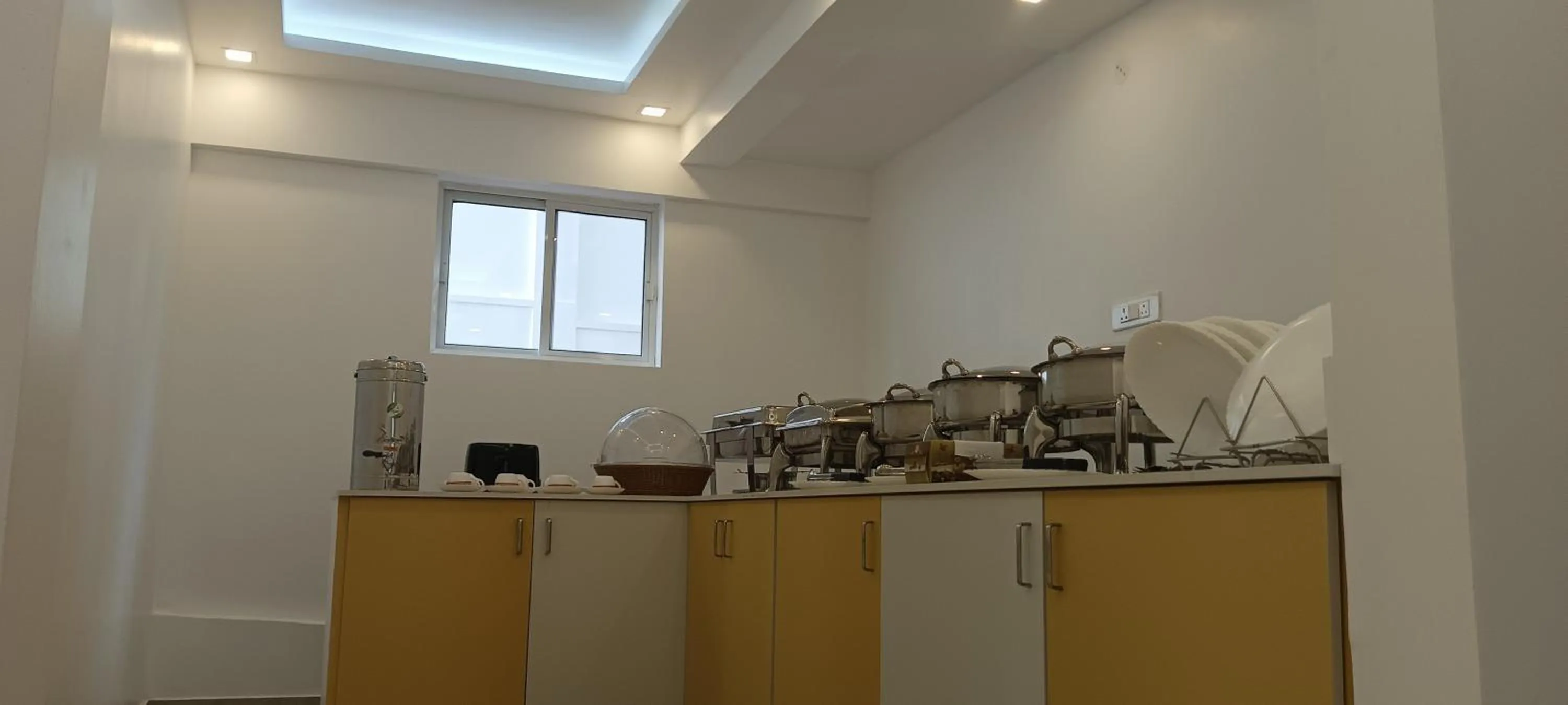 Restaurant/places to eat in Cochin Airport Hotel