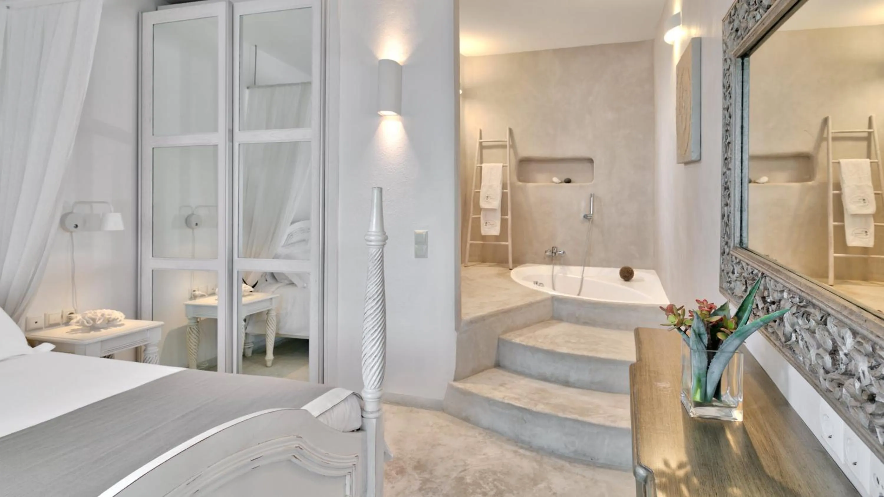 TV and multimedia in Lilly Residence-All Sea View Suites, Adults Only