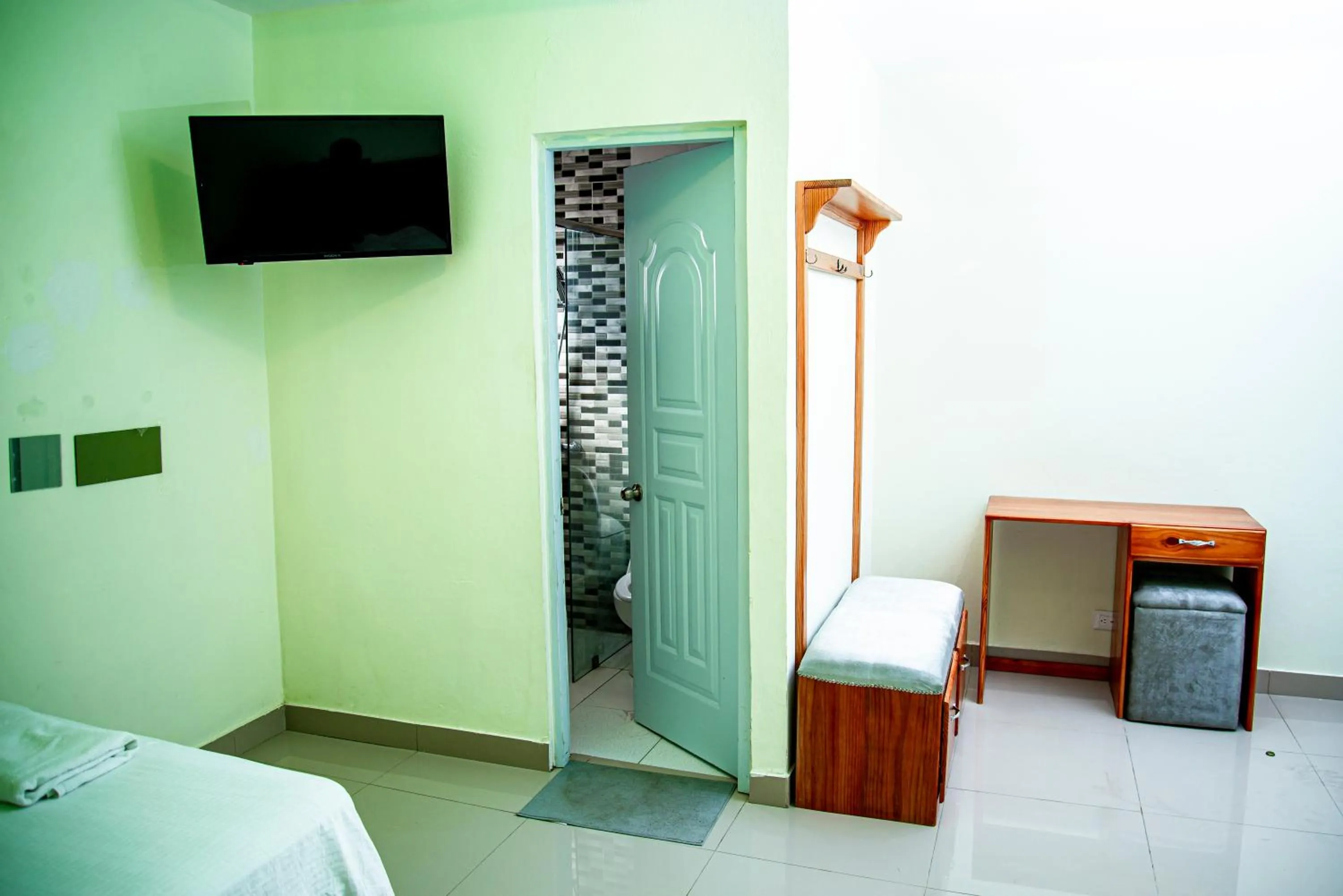 TV and multimedia, Bed in Hotel J&M