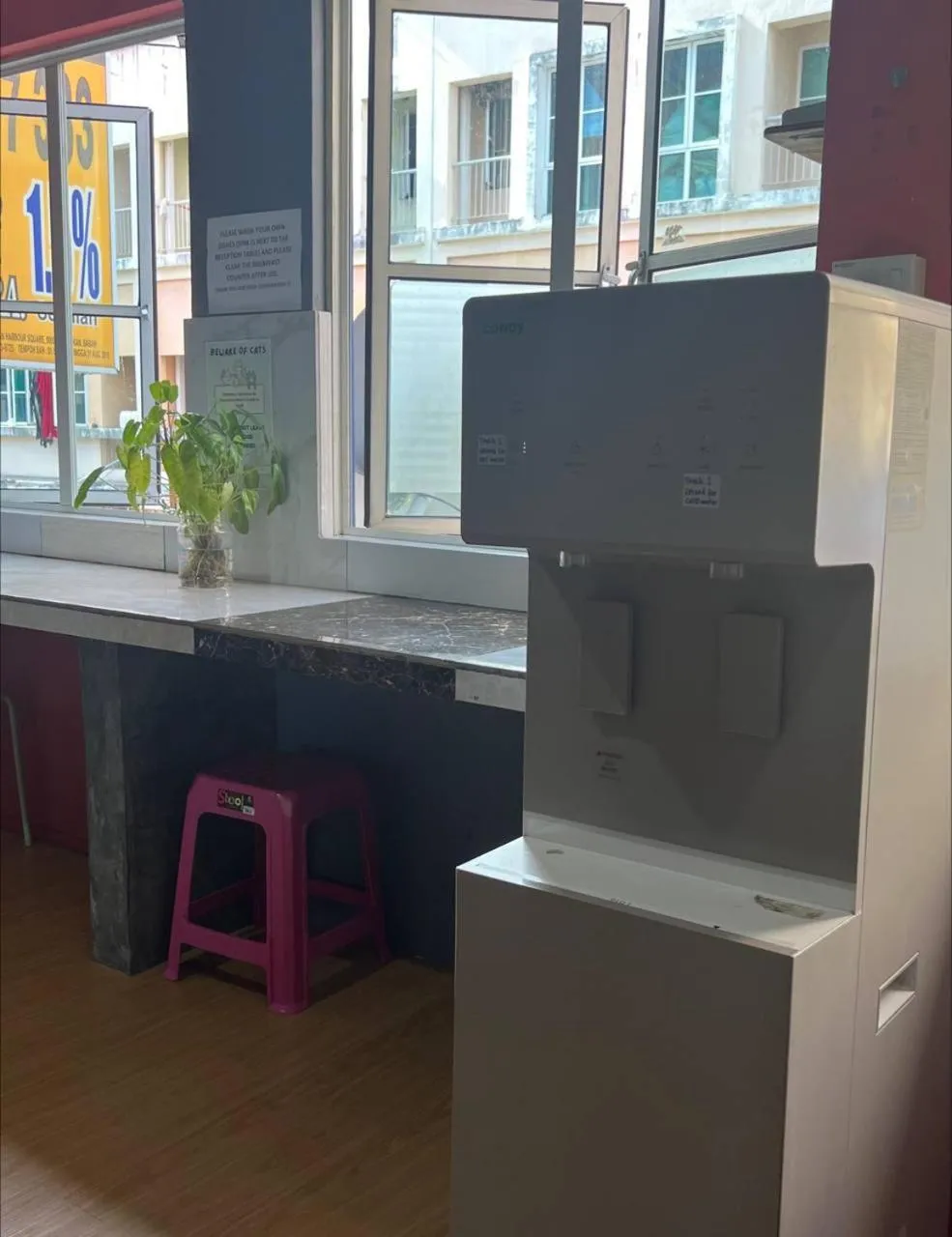 kitchen in Sandakan Backpackers Hostel