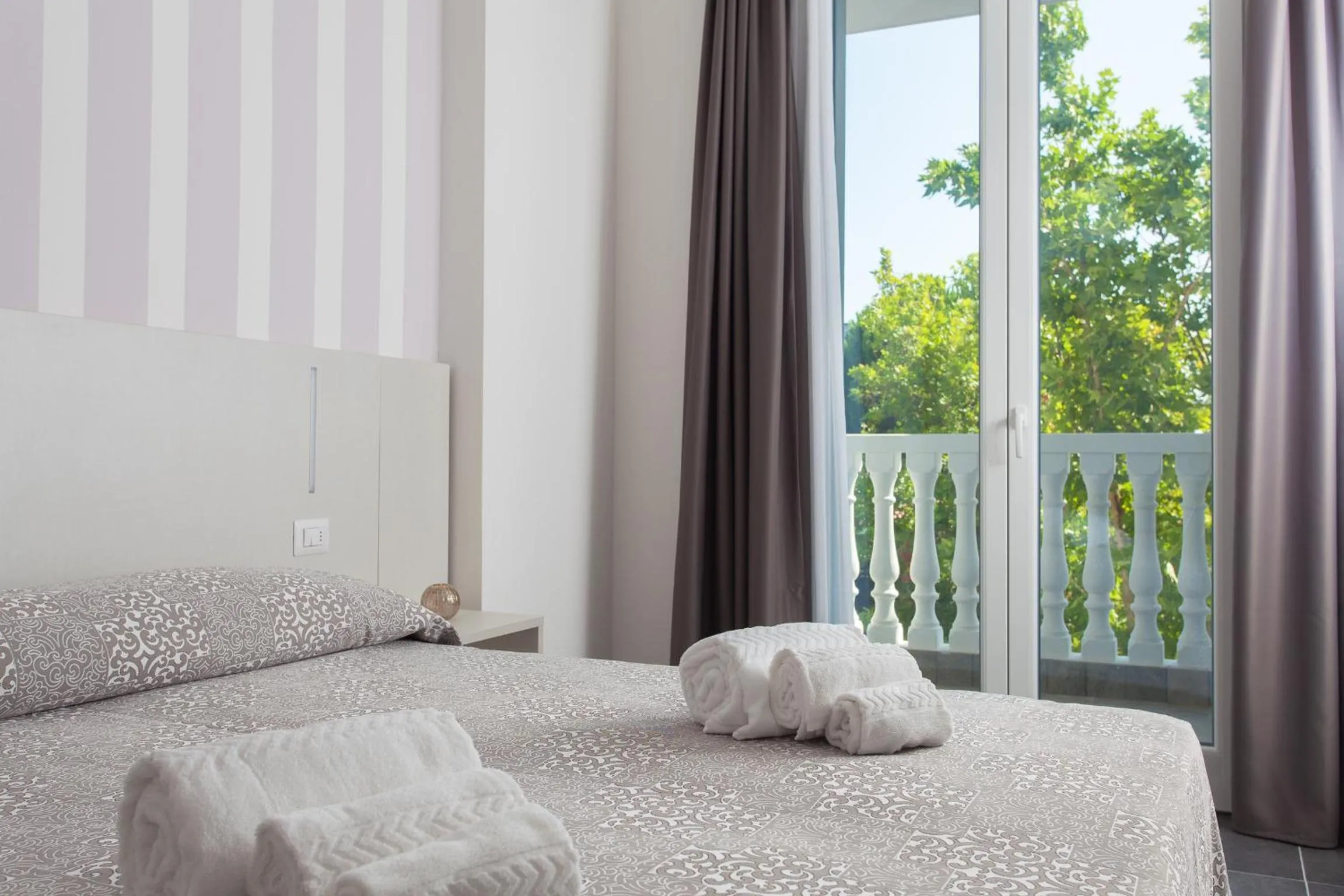 Garden view, Bed in Hotel Star