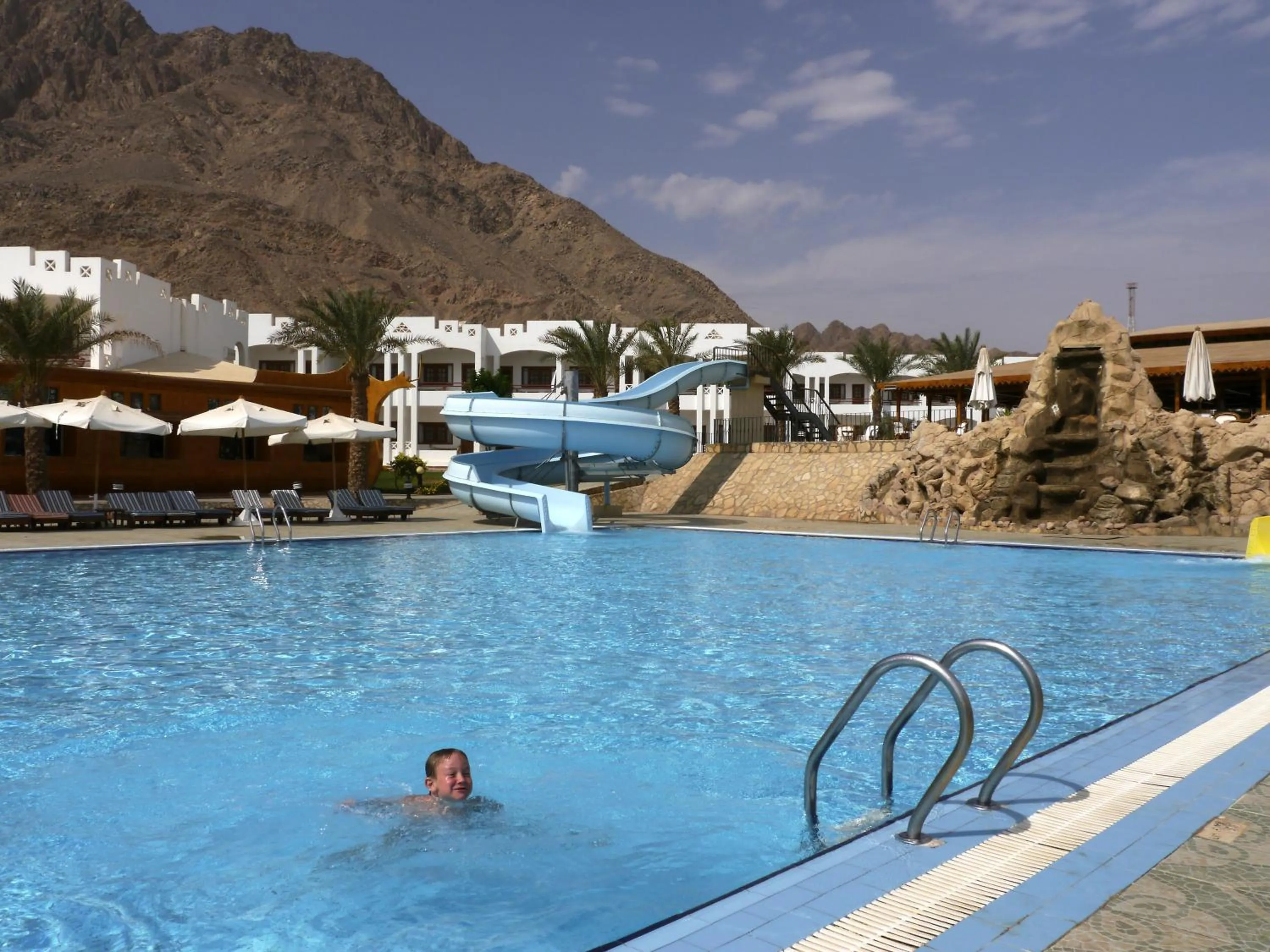 Swimming pool in Happy Life Village Dahab
