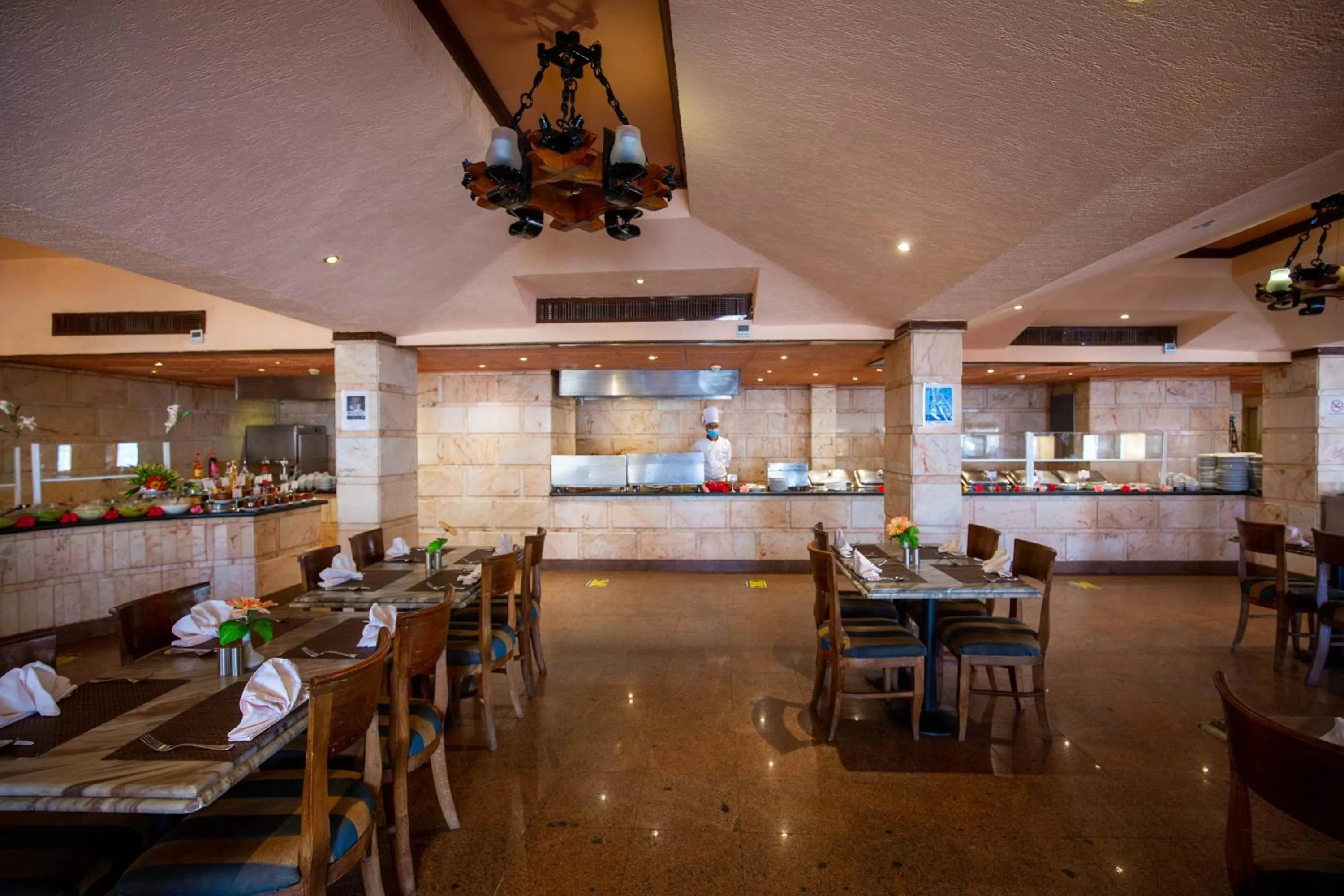 Restaurant/places to eat in Happy Life Village Dahab