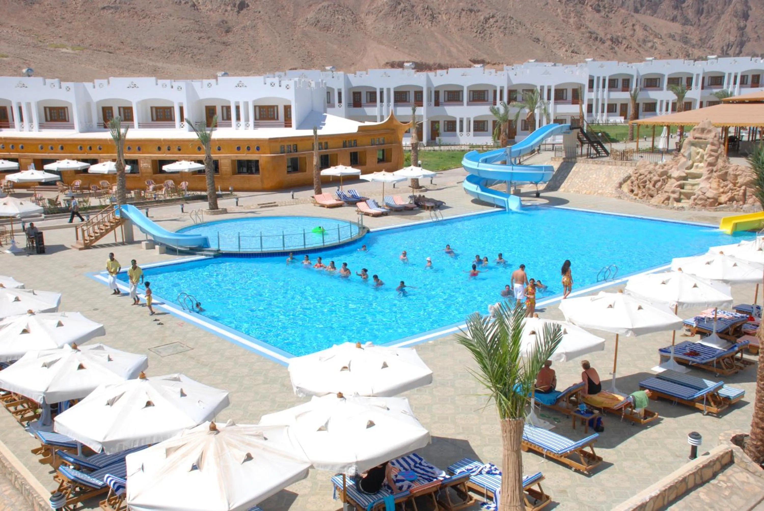 Swimming pool in Happy Life Village Dahab