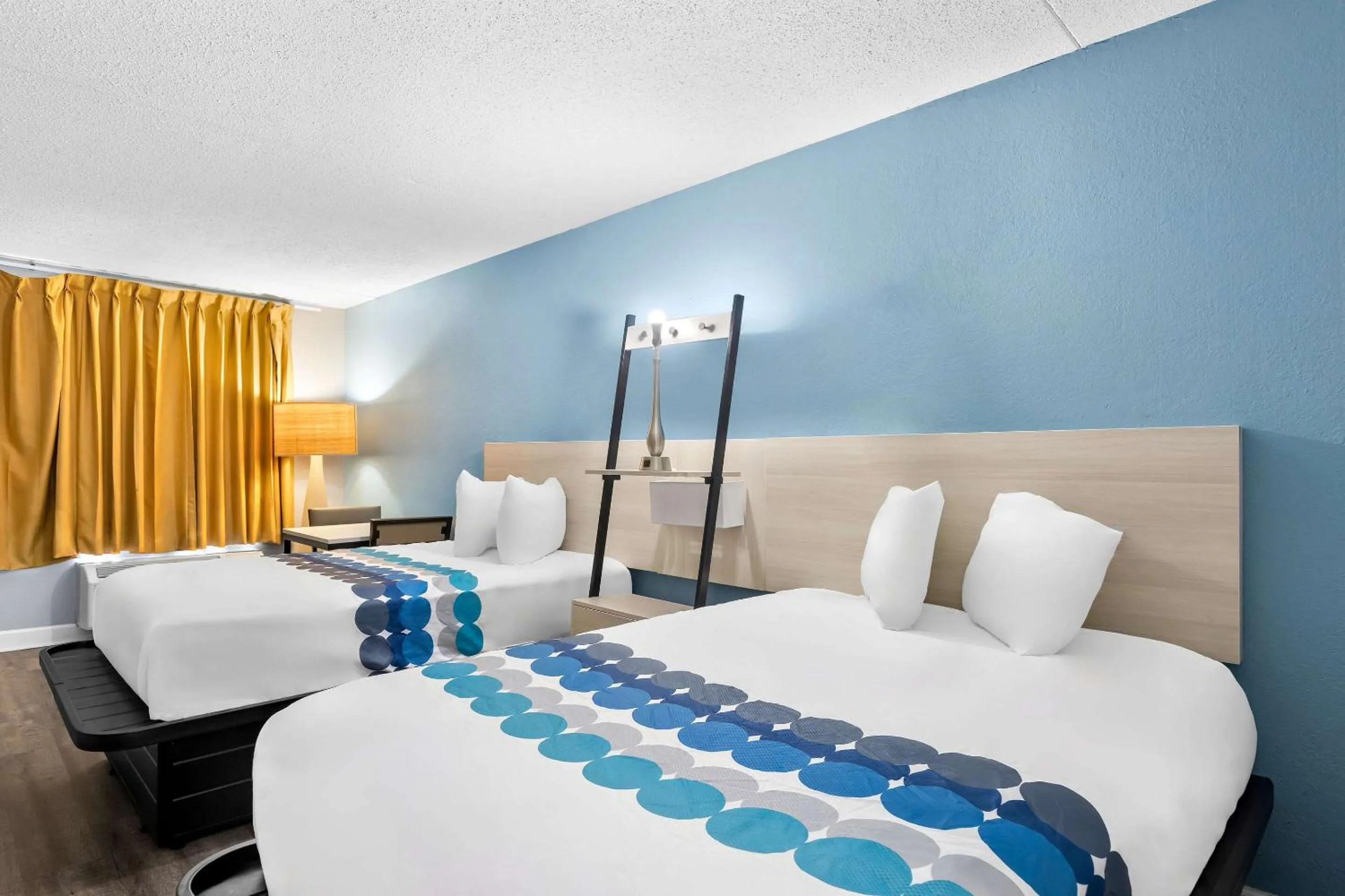 Bedroom, Bed in Suburban Studios Brunswick I-95